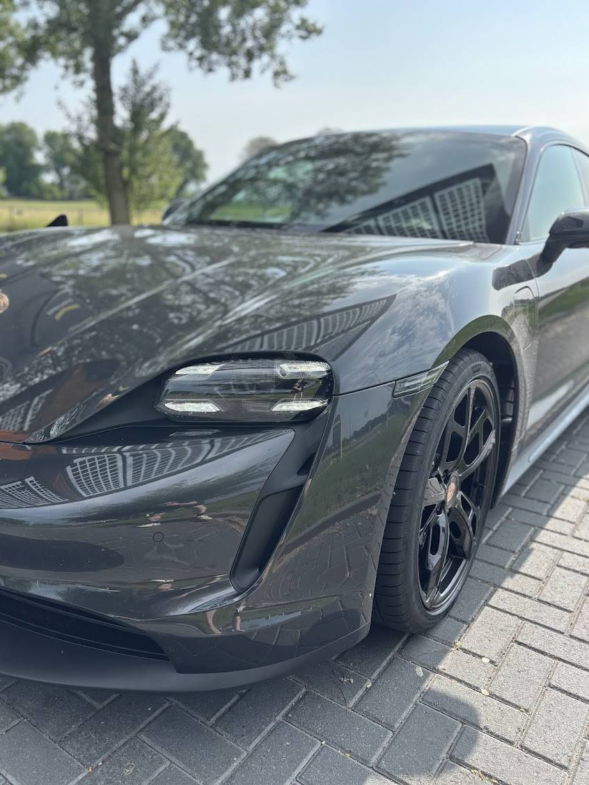 Porsche Taycan VOLCANO GREY Taycan Club Front