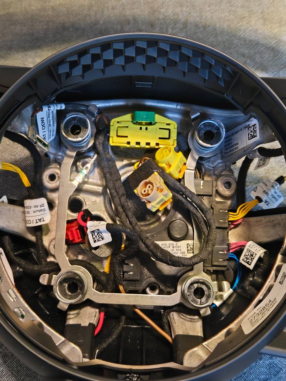 Porsche Taycan Anyone swapped a steering wheel over? 20250619_173758
