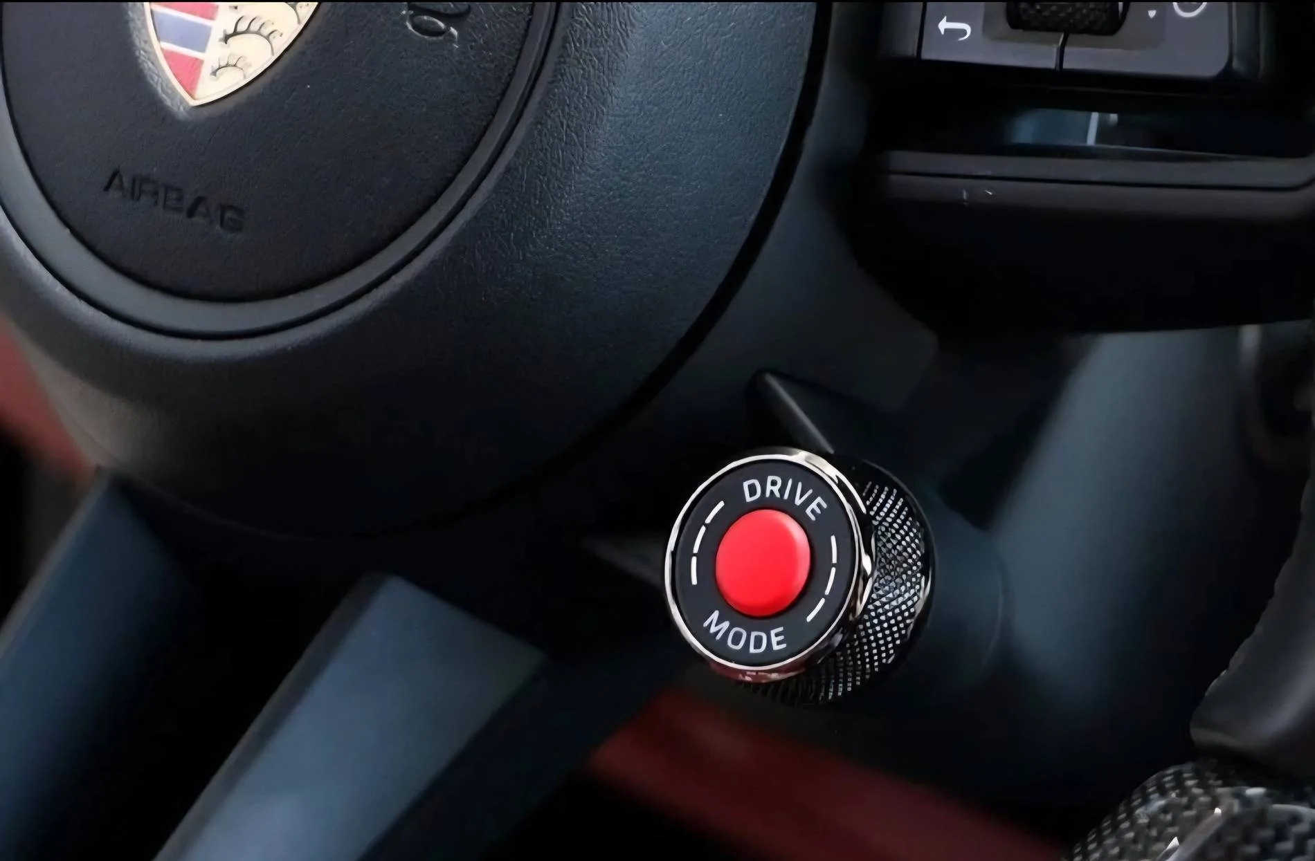 Porsche Taycan Anyone swapped a steering wheel over? Screenshot_20250618_091211_eBay