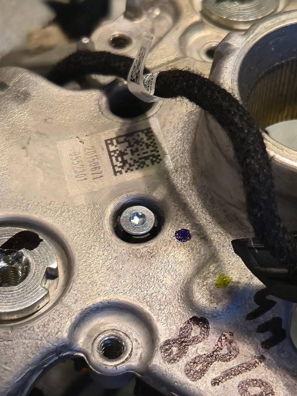 Porsche Taycan Anyone swapped a steering wheel over? 20250619_211940