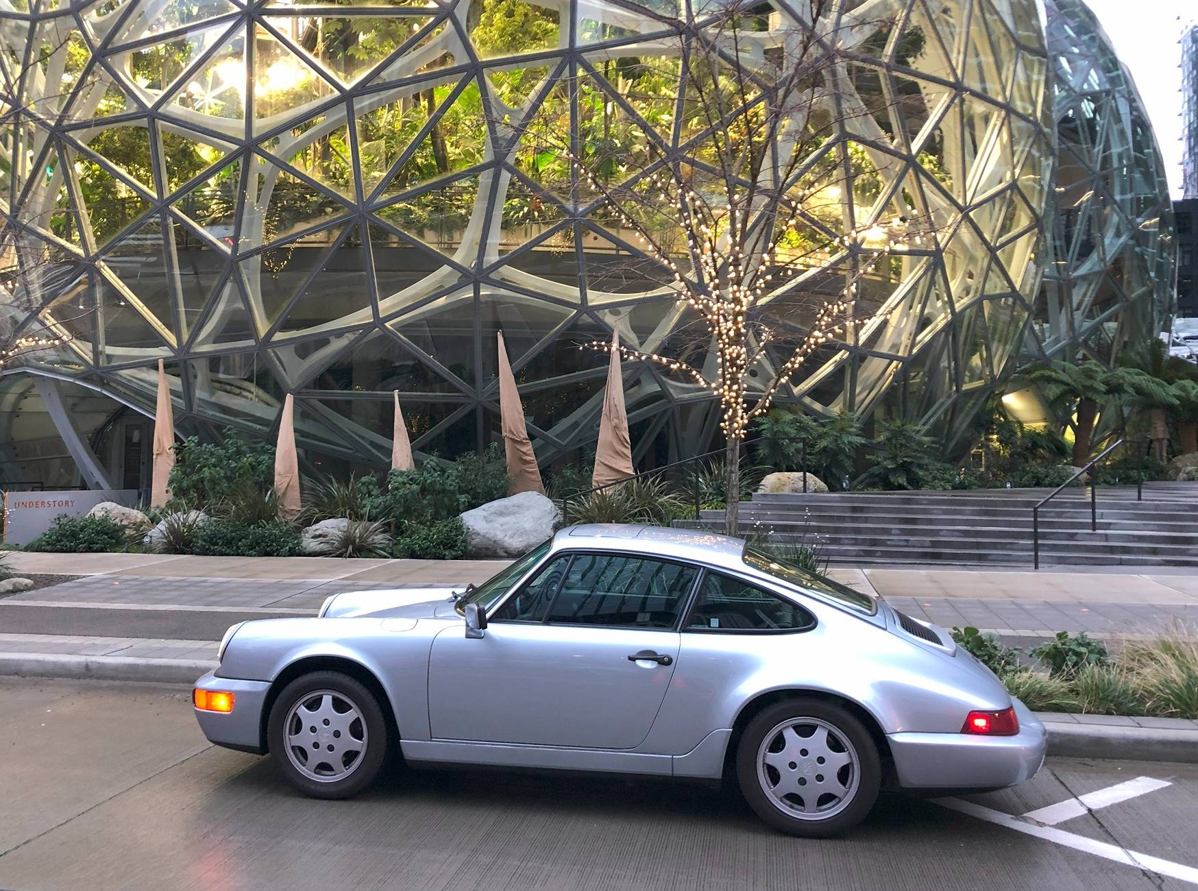 Porsche Taycan some people hold both taycan and 911 ? 1991 964 Carrera 2 Manual