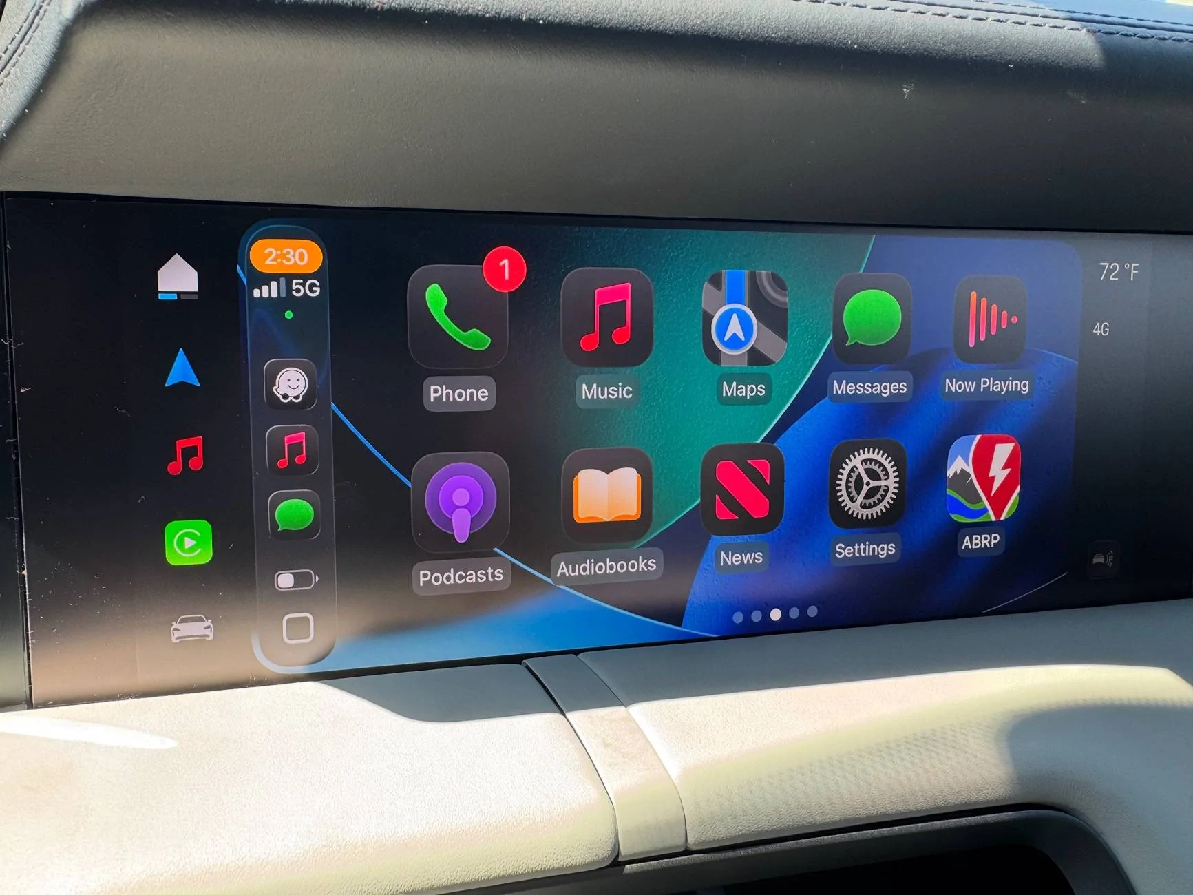 Porsche Taycan Apple CarPlay with iOS 26 Beta IMG_3534