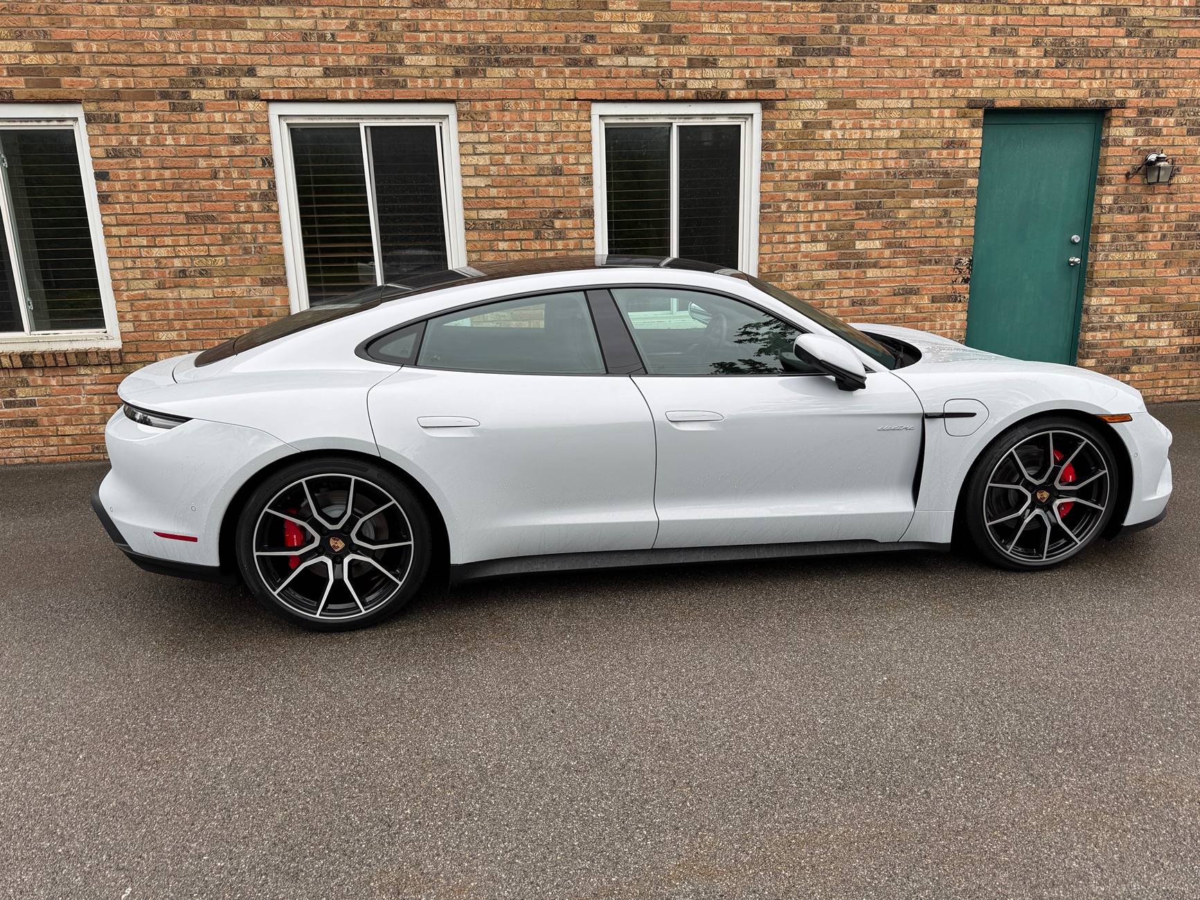 Porsche Taycan New 2025 4S IMG_8429