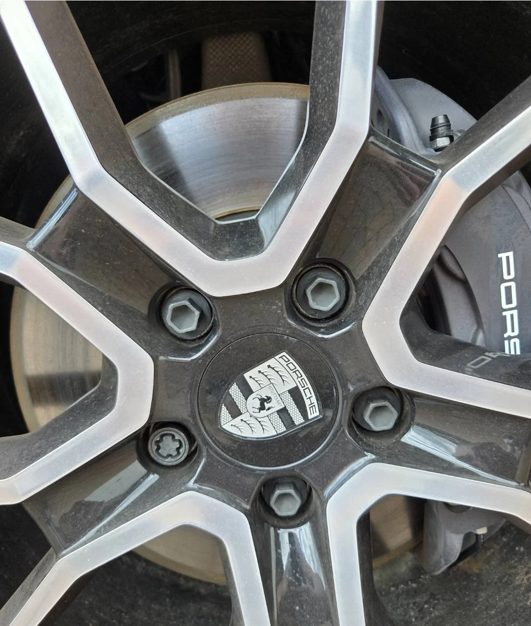 Porsche Taycan Brake disc outer circumference rusting Screenshot_20250629_113530_Gallery