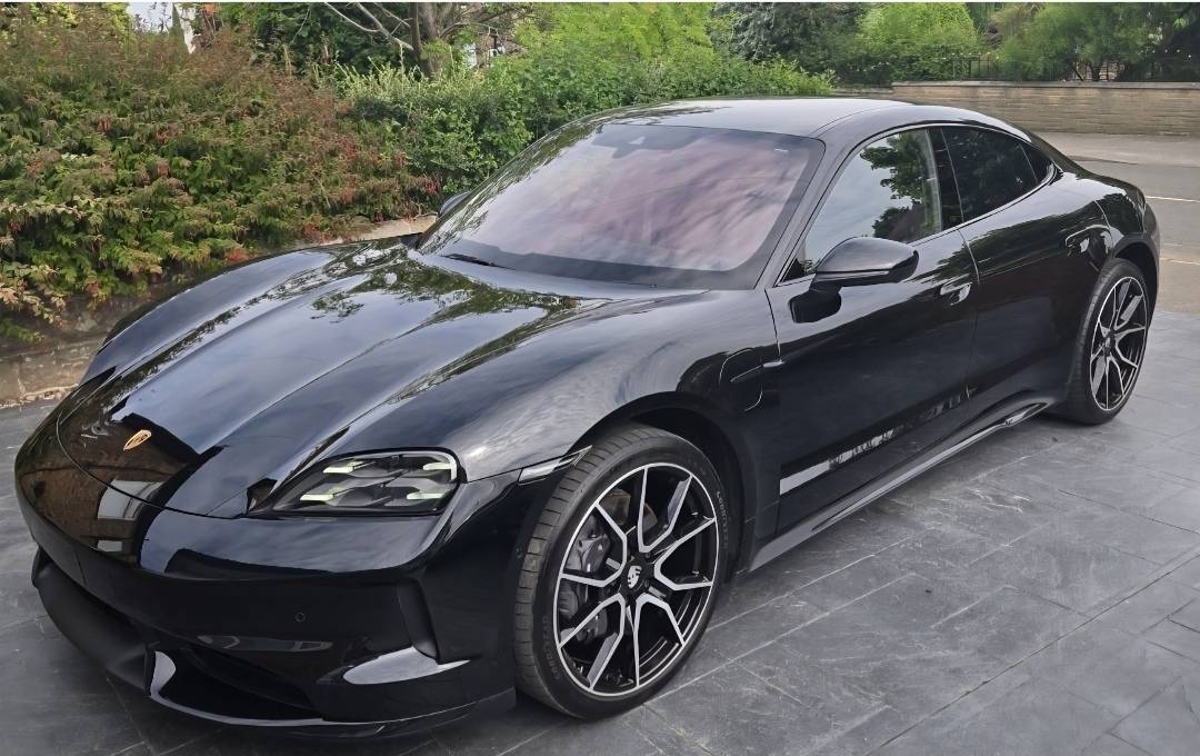 Porsche Taycan BLACK / JET BLACK Taycan Club Screenshot_20250702_193322_Gallery