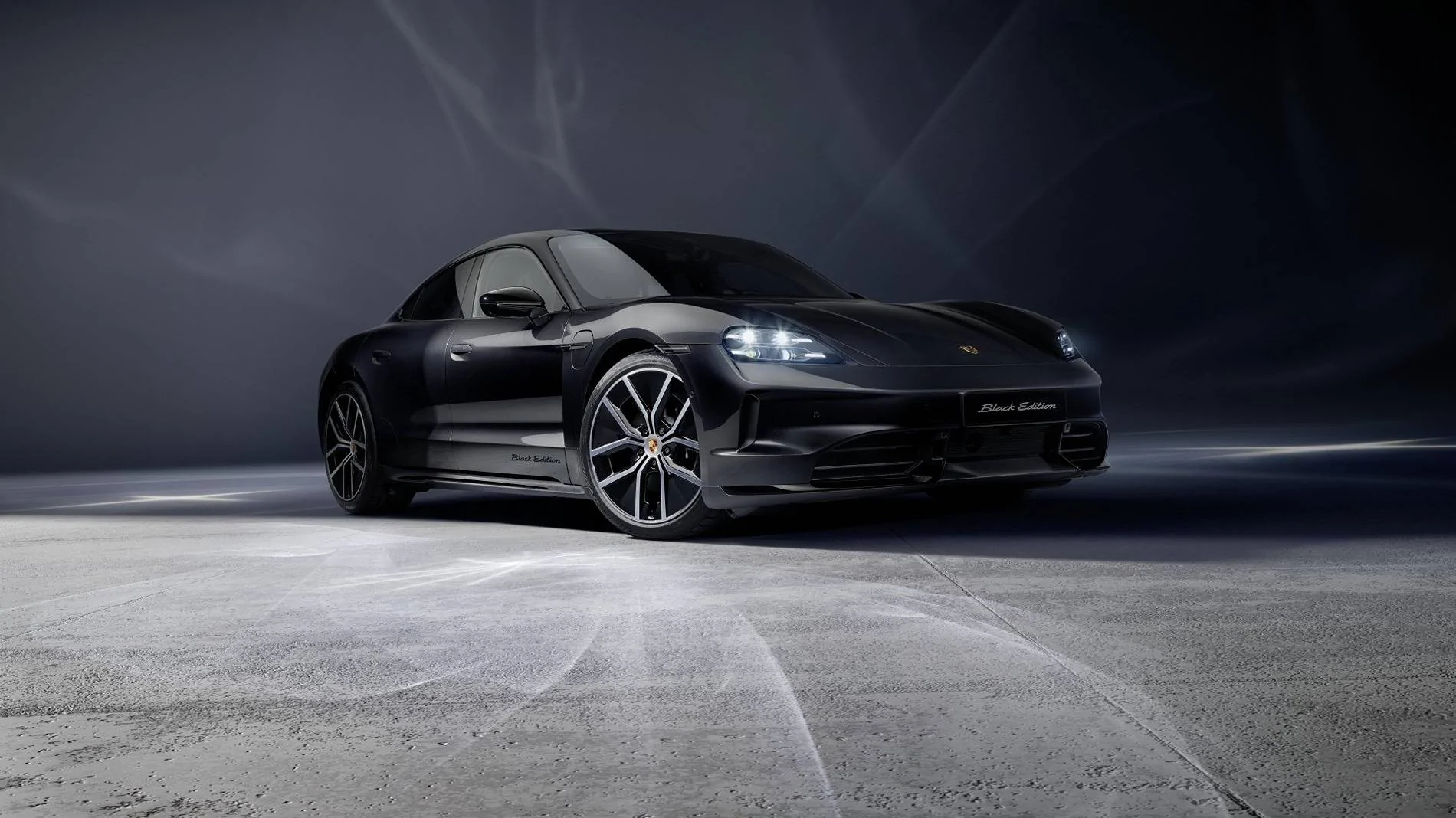 Porsche Taycan Taycan Black Edition Announced 320945_1920x1423