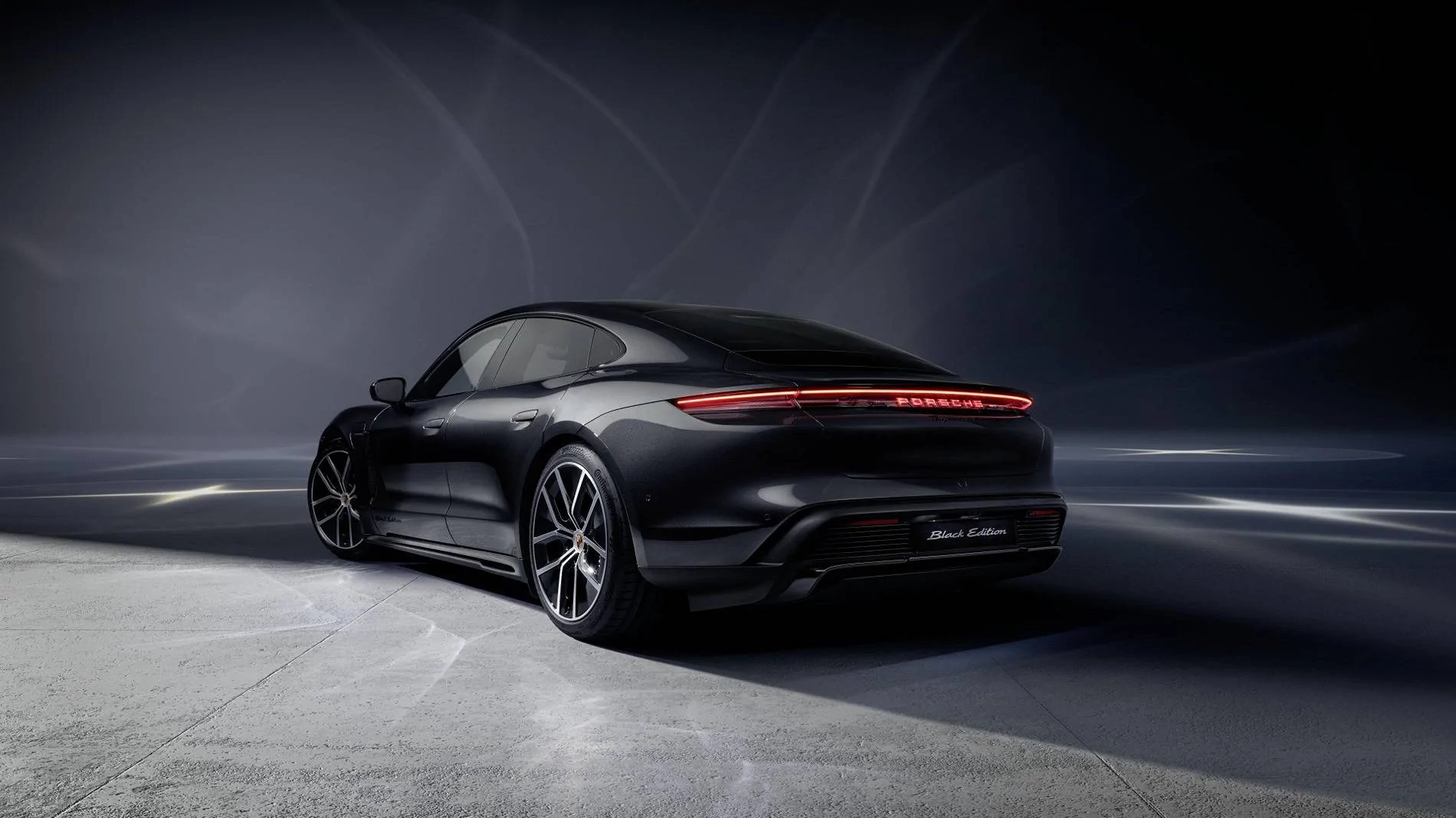 Porsche Taycan Taycan Black Edition Announced 320944_1920x1266