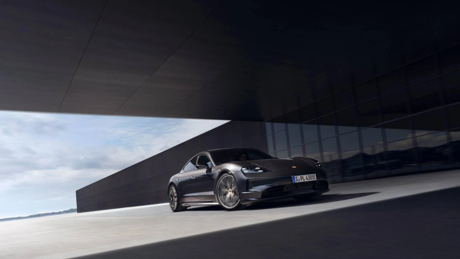 Porsche Taycan Taycan Black Edition Announced 320400_1920x1440