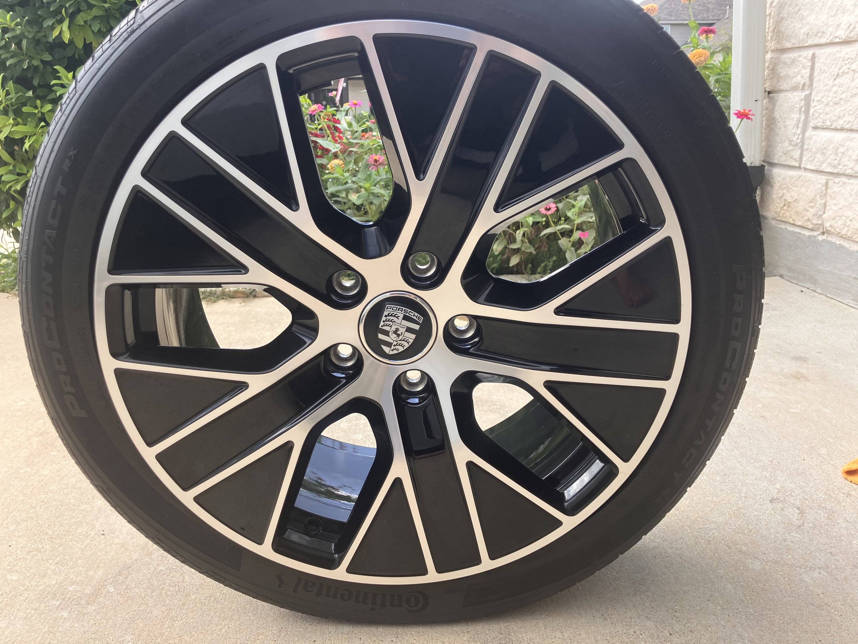 Porsche Taycan Four OEM 20" Aero wheels for sale $1,900 OBO IMG_2815