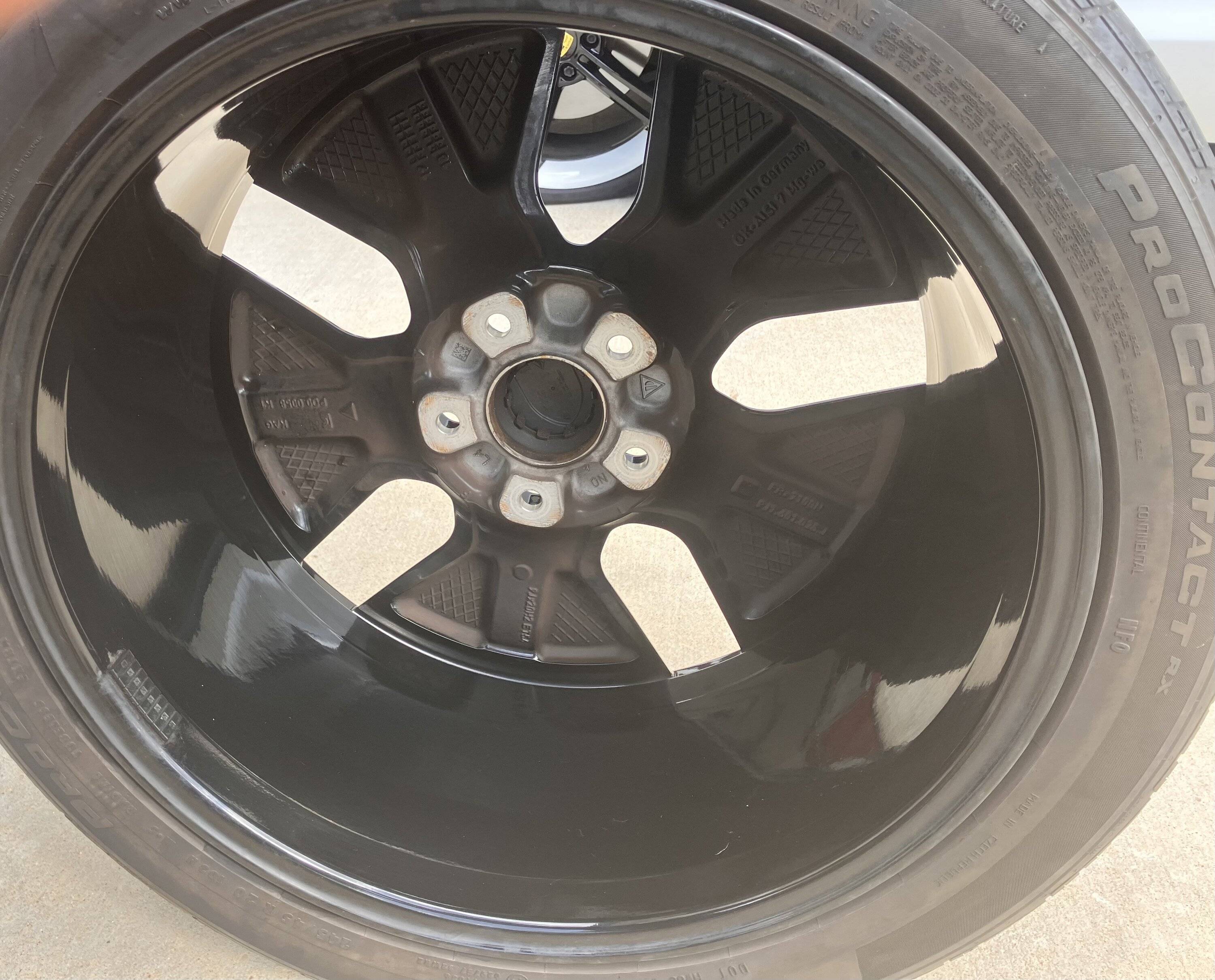 Porsche Taycan Four OEM 20" Aero wheels for sale $1,900 OBO IMG_2816
