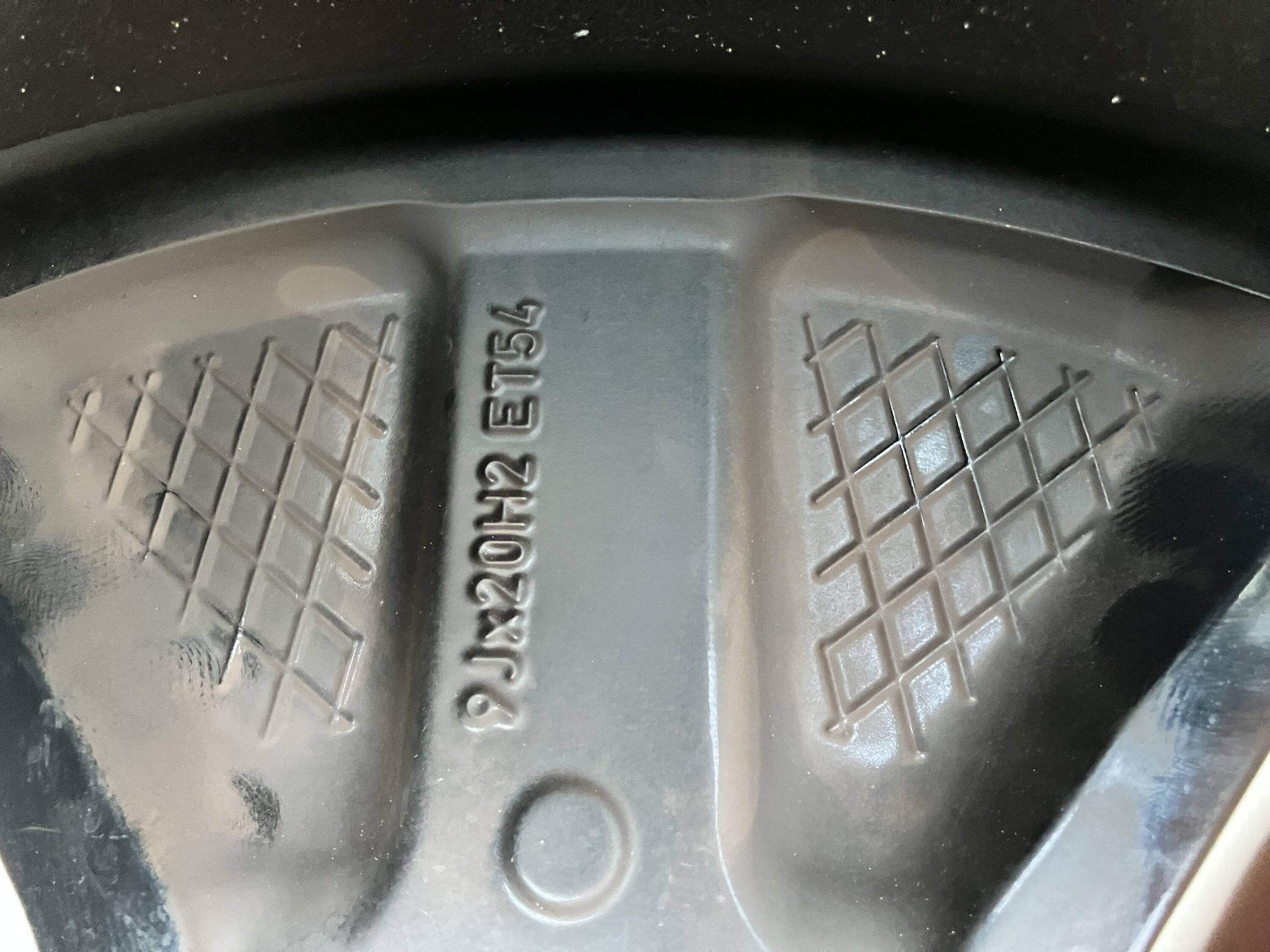 Porsche Taycan Four OEM 20" Aero wheels for sale $1,900 OBO IMG_2336