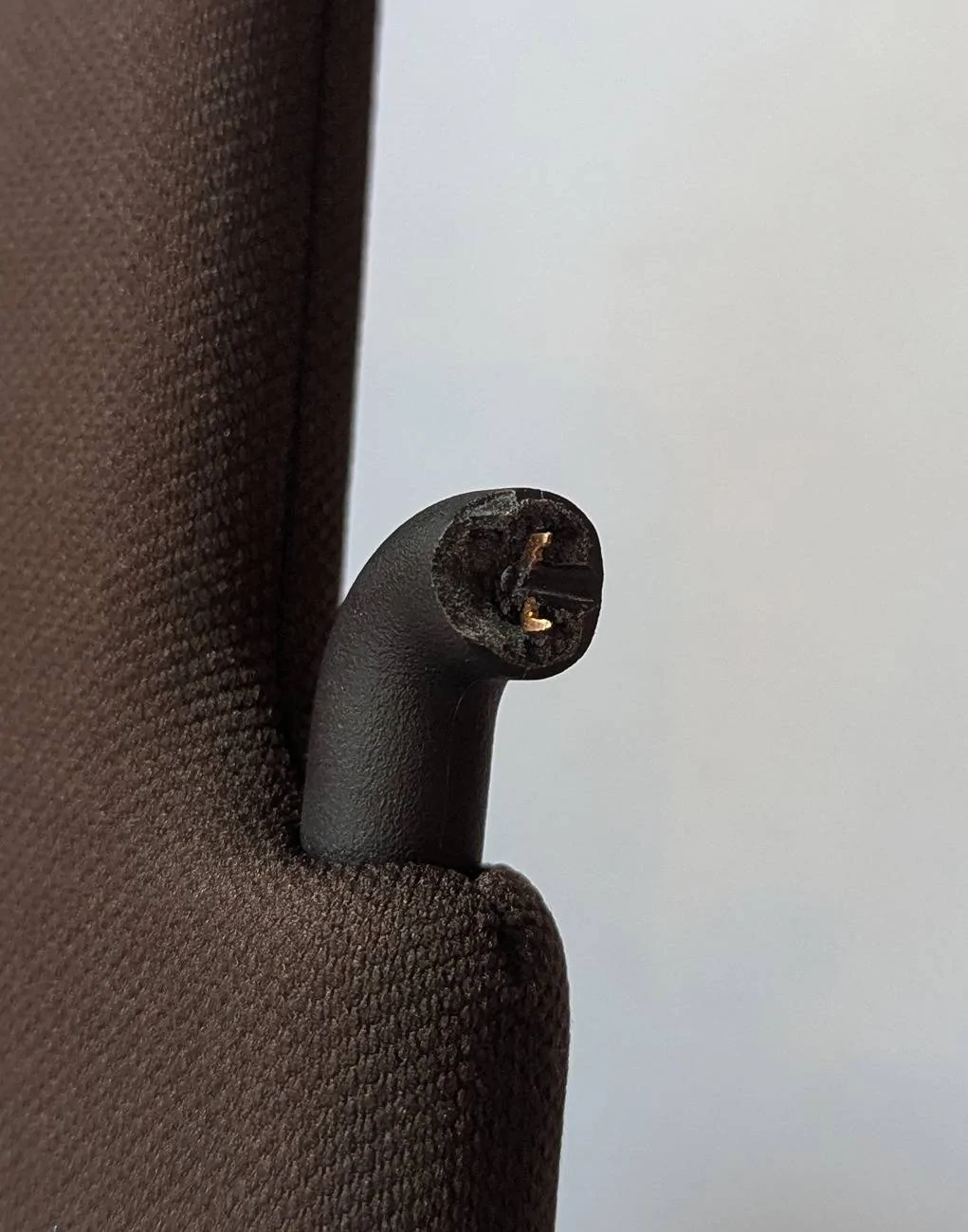 Porsche Taycan HELP- Sun visor broke with no pressure PXL_20250711_001113212~2