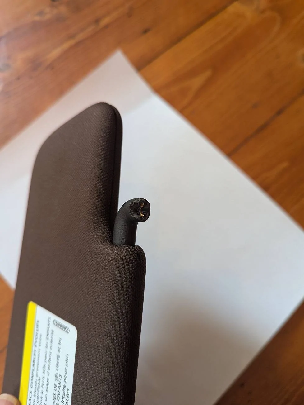 Porsche Taycan HELP- Sun visor broke with no pressure PXL_20250711_001113212