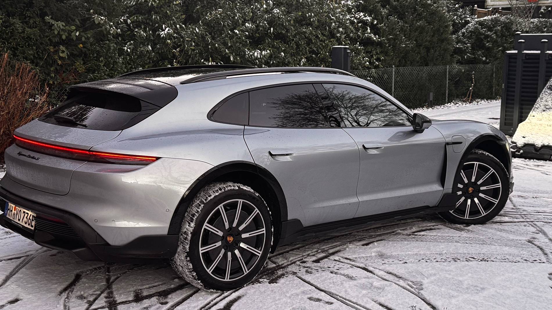 Porsche Taycan 4S Cross Turismo - 21" wheels for rough roads? IMG_7652
