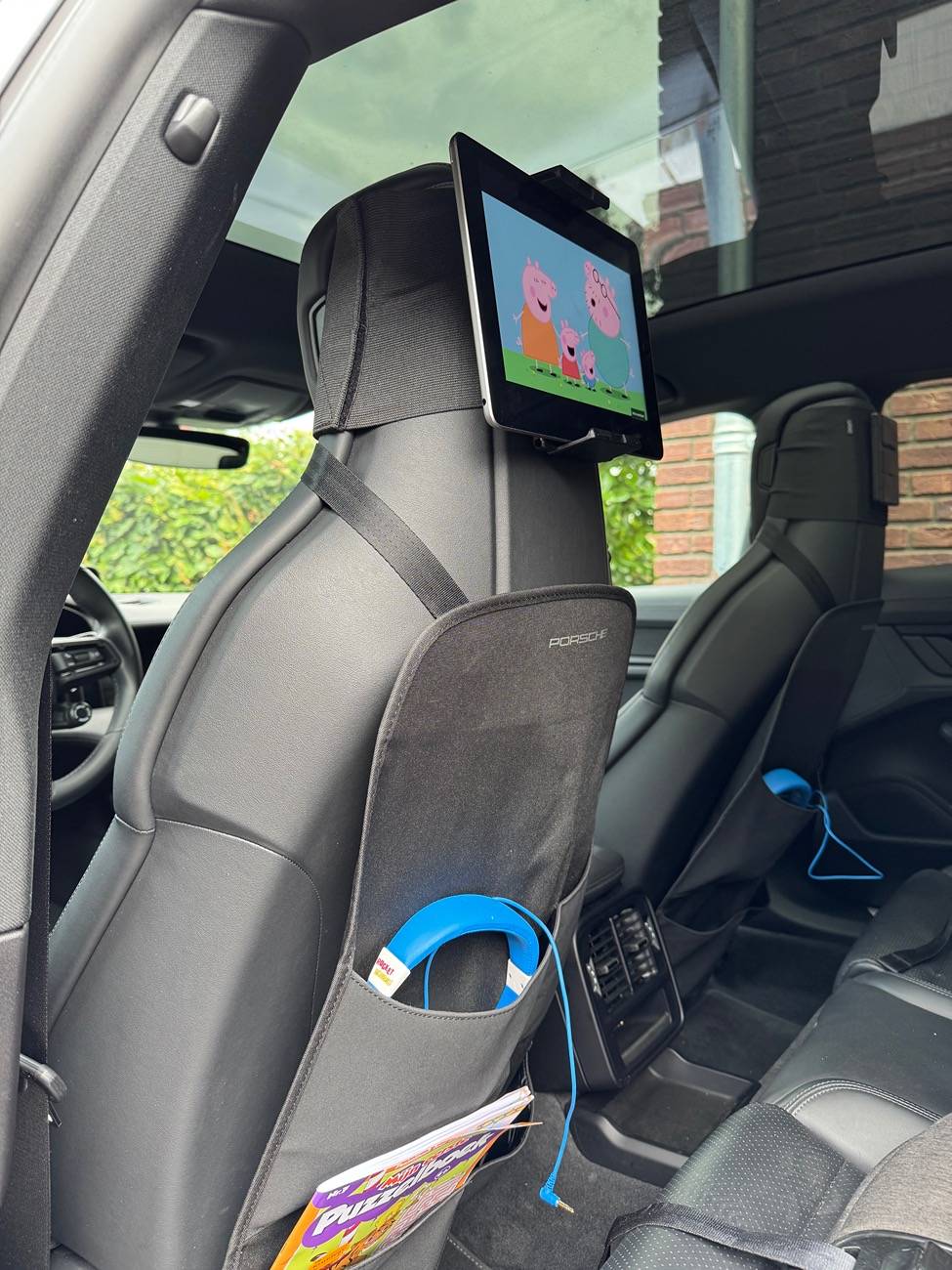 Porsche Taycan DIY: iPad / Tablet rear seat entertainment IMG_0048