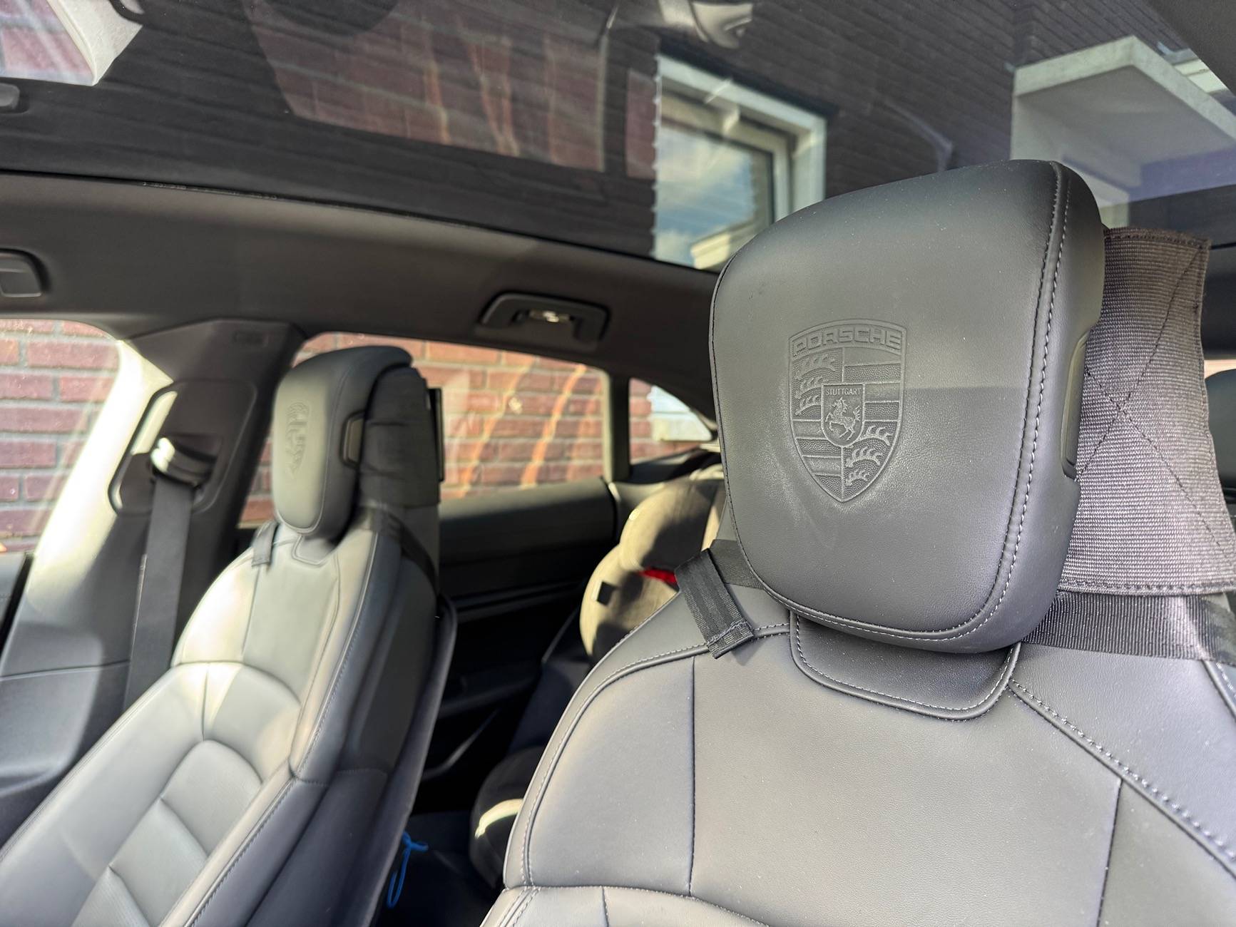 Porsche Taycan DIY: iPad / Tablet rear seat entertainment IMG_0046