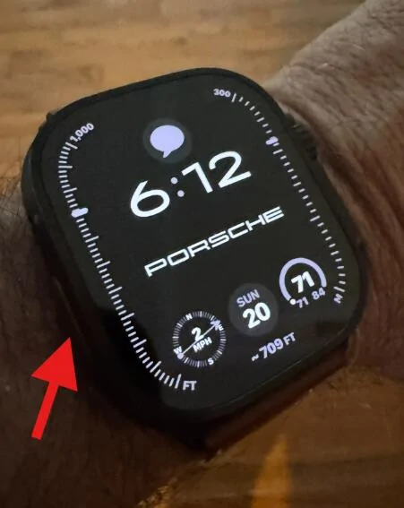 Porsche Taycan My Porsche App features on a Smartwatch 1753008486403-qk