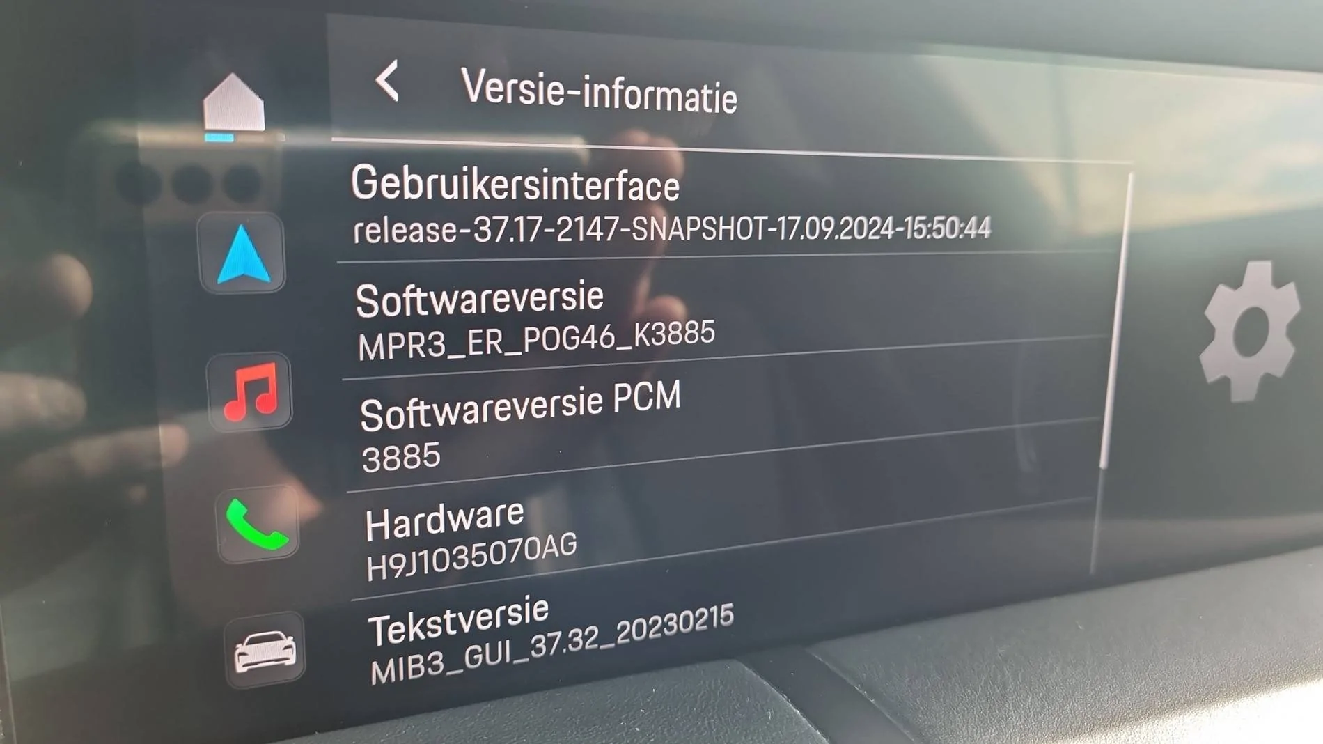 Porsche Taycan Current software and hardware version on j1.1 MY24 Turbo S IMG-20250721-WA0043