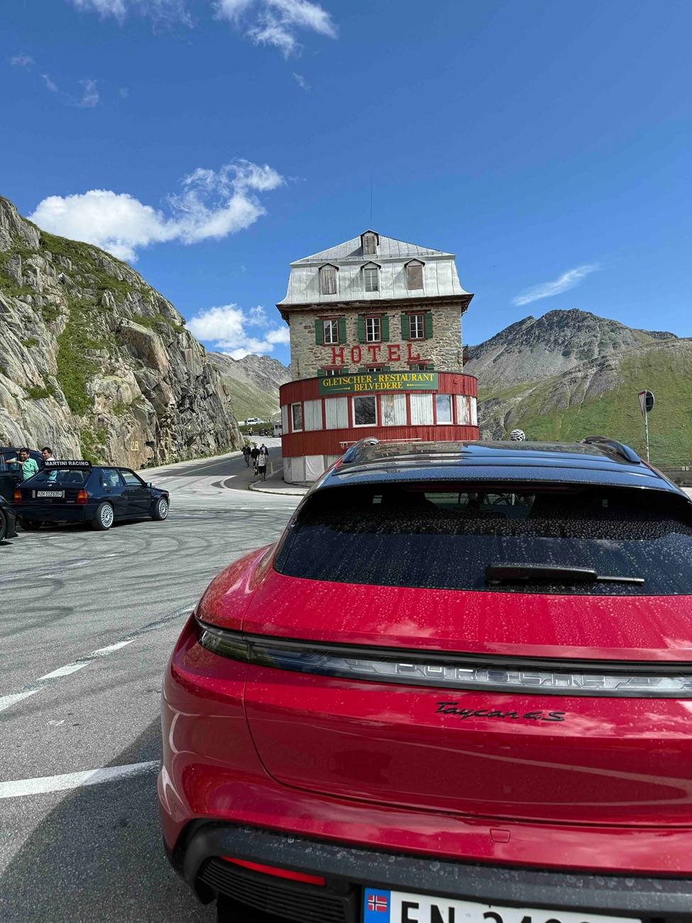 Porsche Taycan Porsche Drive - Alpine passes belveder