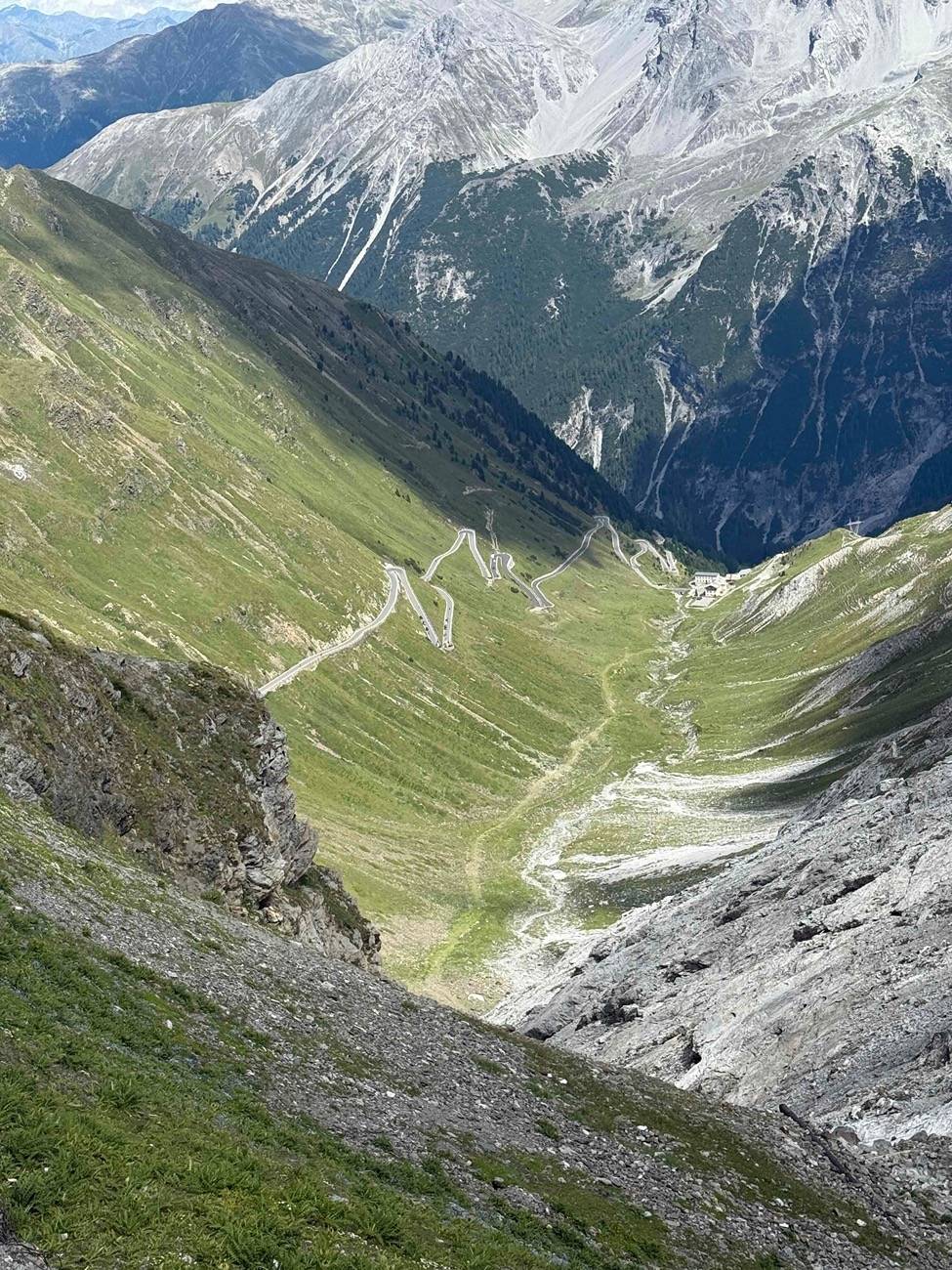 Porsche Taycan Porsche Drive - Alpine passes Stelvio