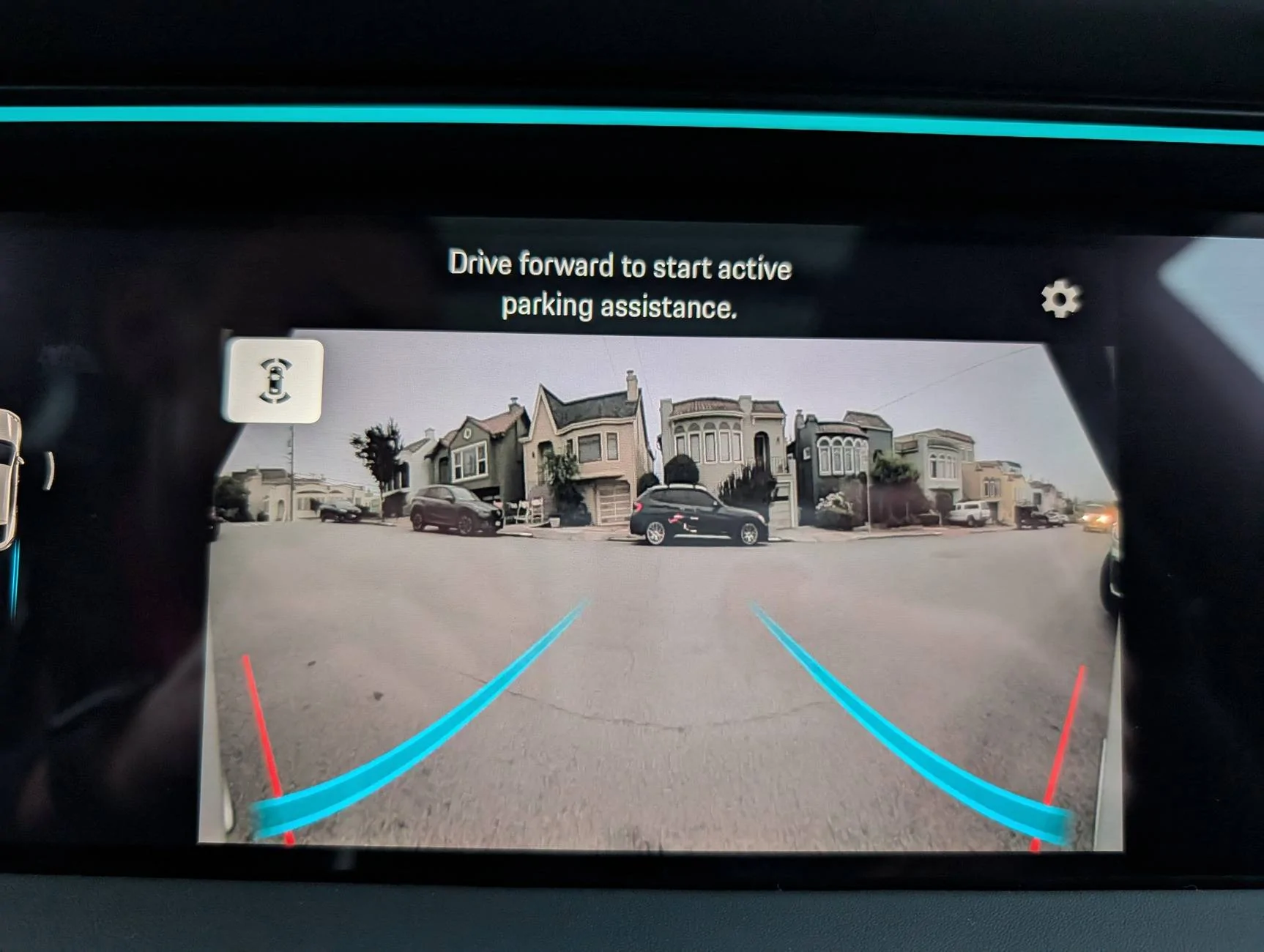Porsche Taycan Surround View with Active Parking Support PXL_20250722_031918171