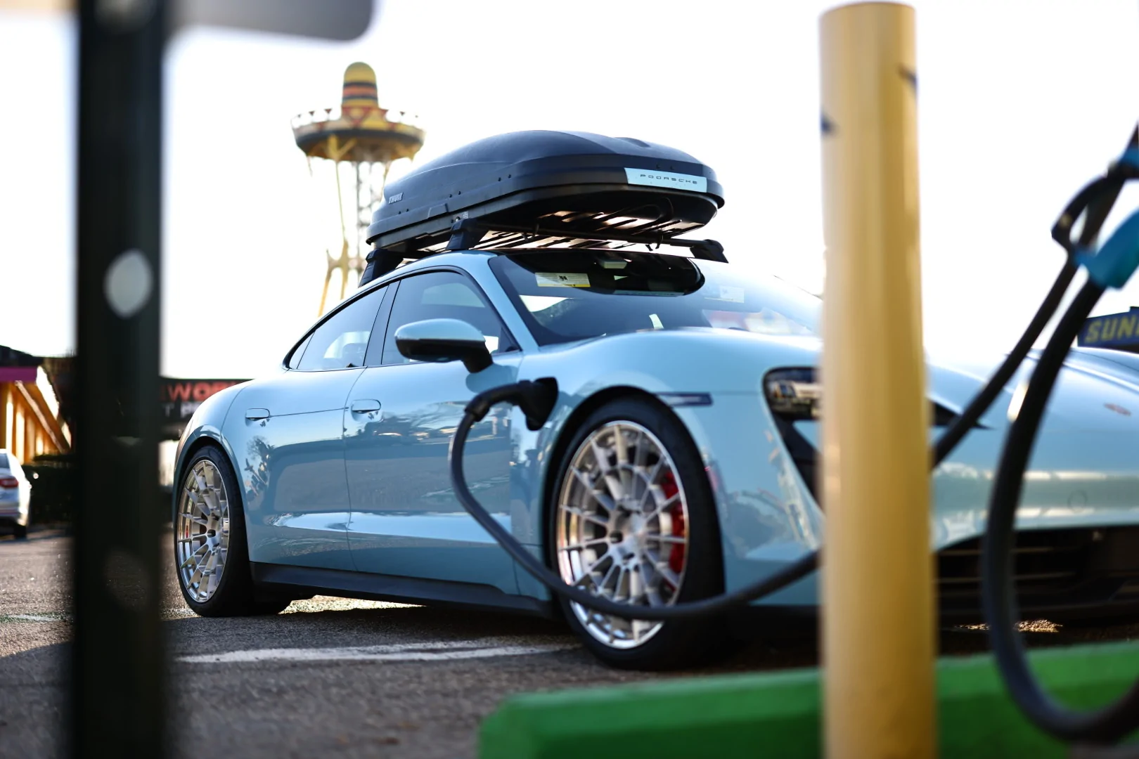 Porsche Taycan Roof Rack for sedan? 4E4A8537