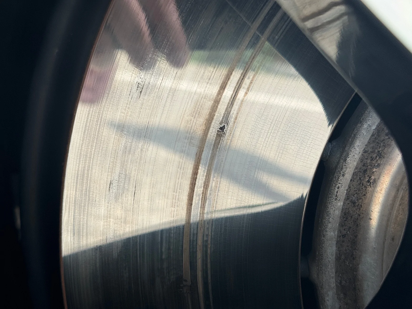 Porsche Taycan PSCB Brake discs / rotors cracked IMG_3186