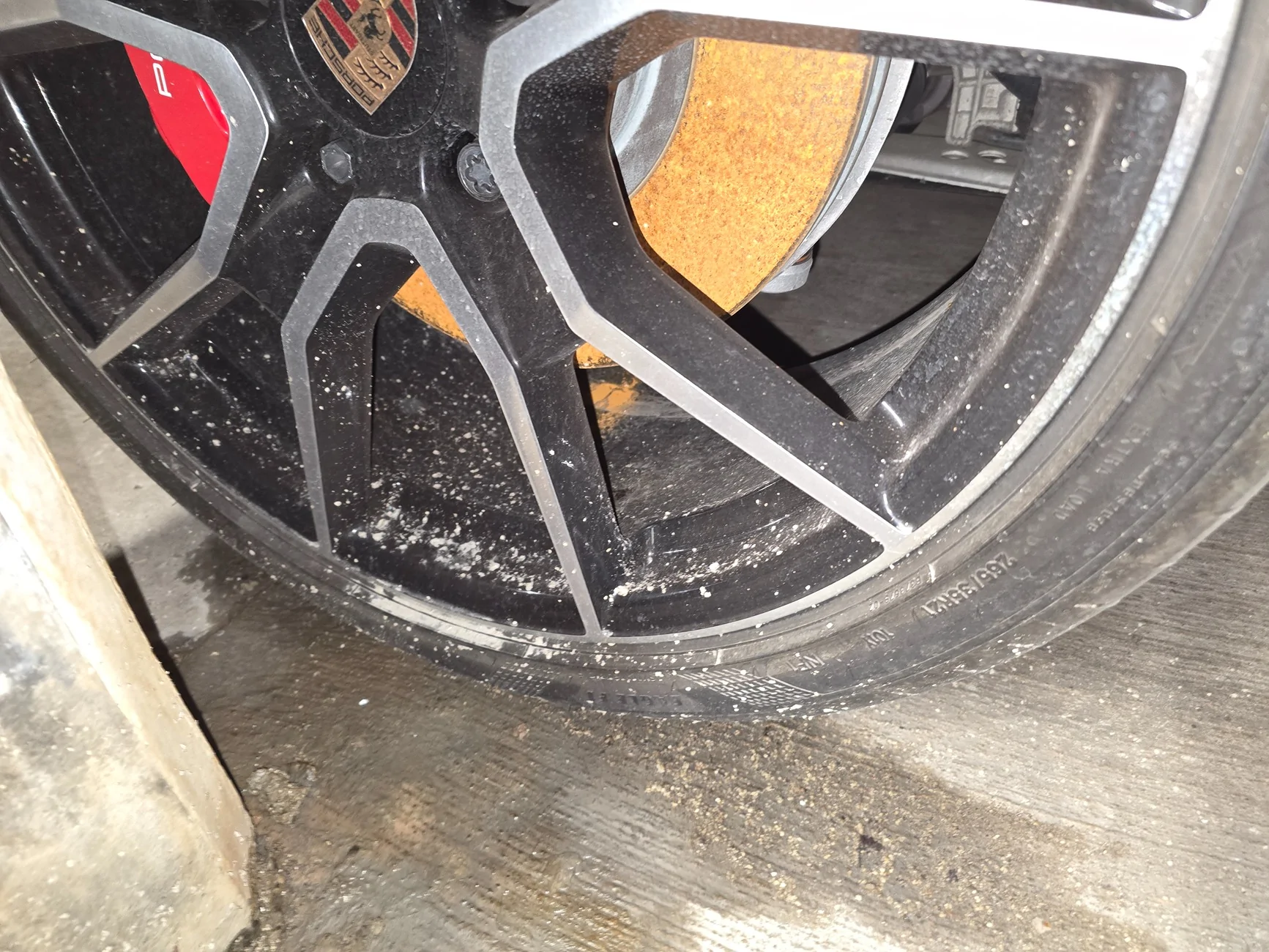 Porsche Taycan Brake Disc rust advise?! 1000312510