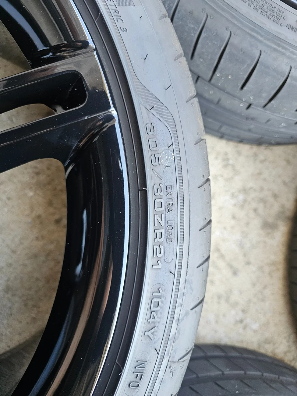 Porsche Taycan Taycan Mission E 21" Wheels in Black - Full Set 20250804_170919