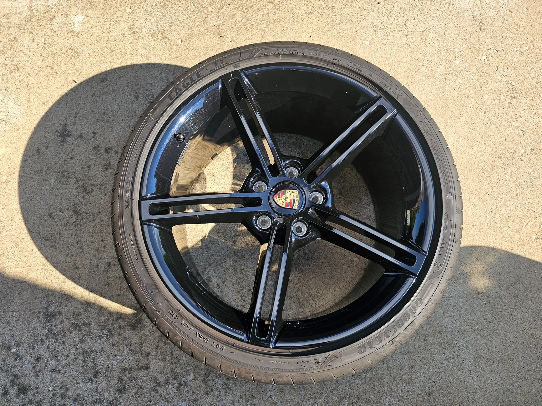 Porsche Taycan Taycan Mission E 21" Wheels in Black - Full Set 20250804_165111