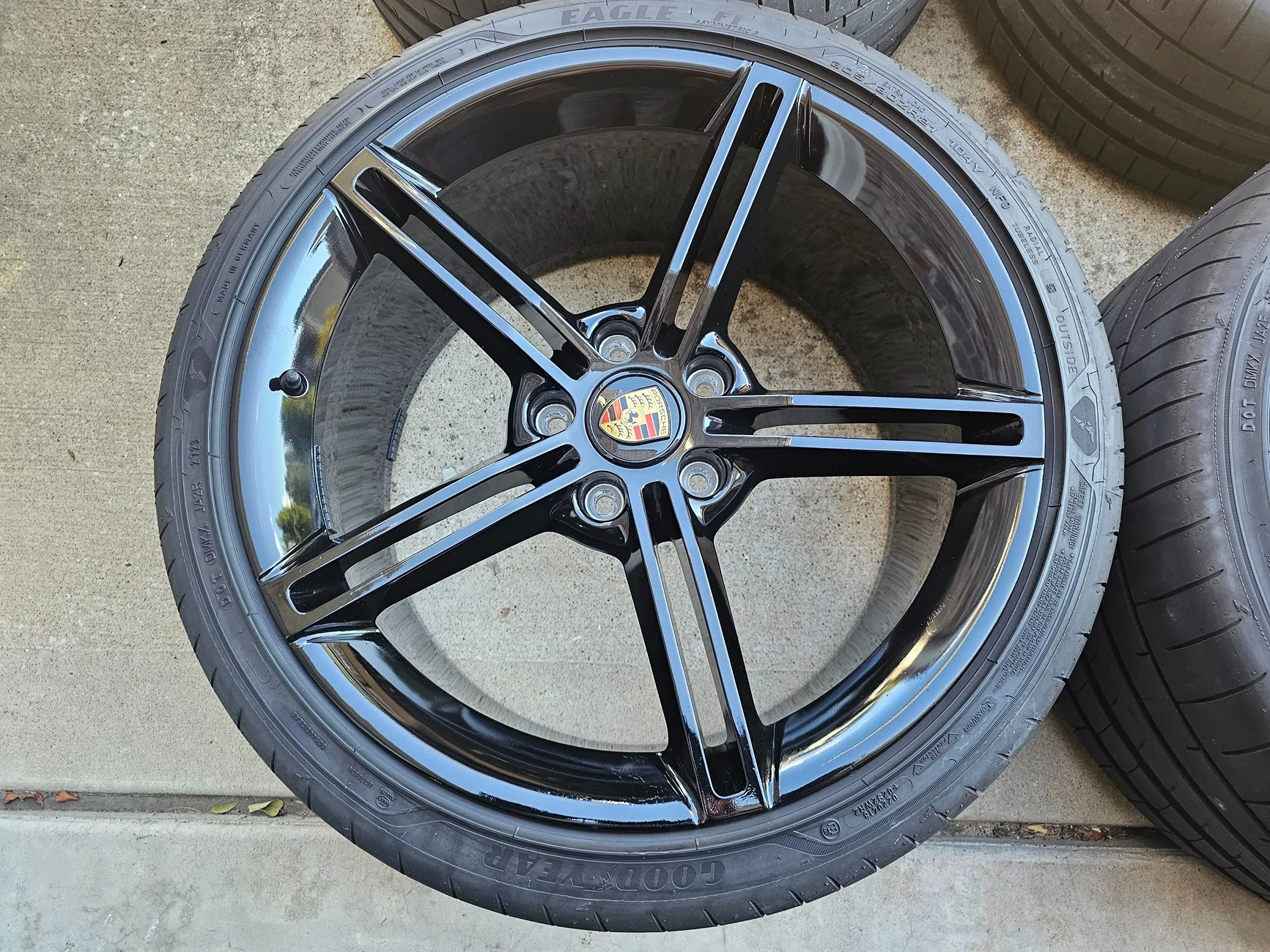 Porsche Taycan Taycan Mission E 21" Wheels in Black - Full Set 20250804_170851