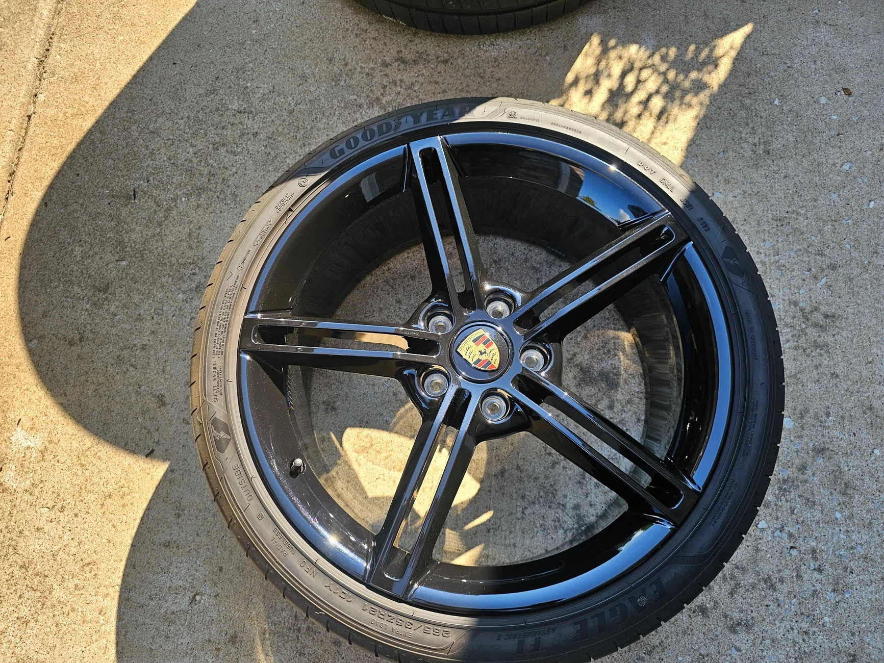 Porsche Taycan Taycan Mission E 21" Wheels in Black - Full Set 20250804_165856