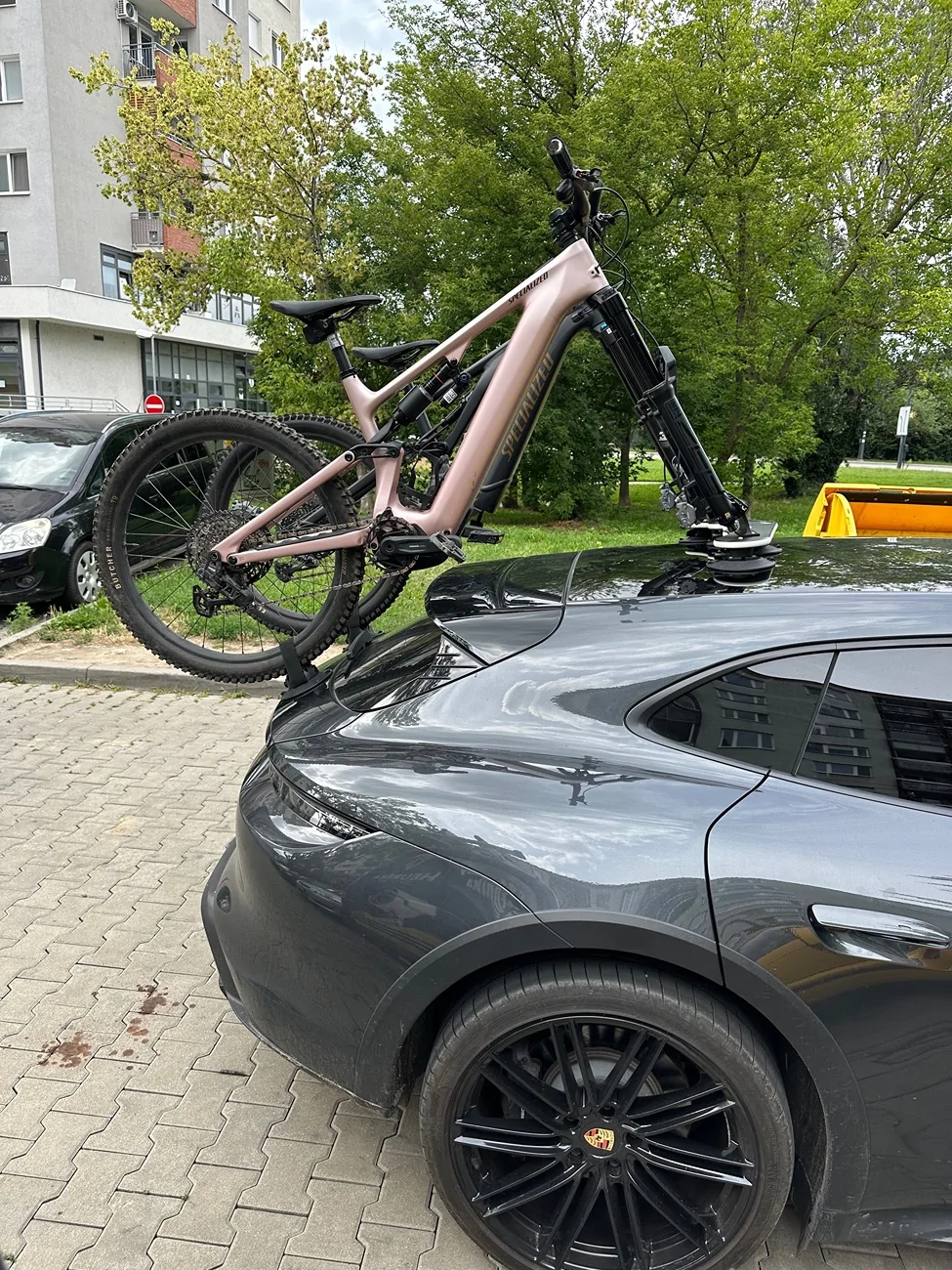 Porsche Taycan Popping sound when using Seasucker Talon IMG_2333