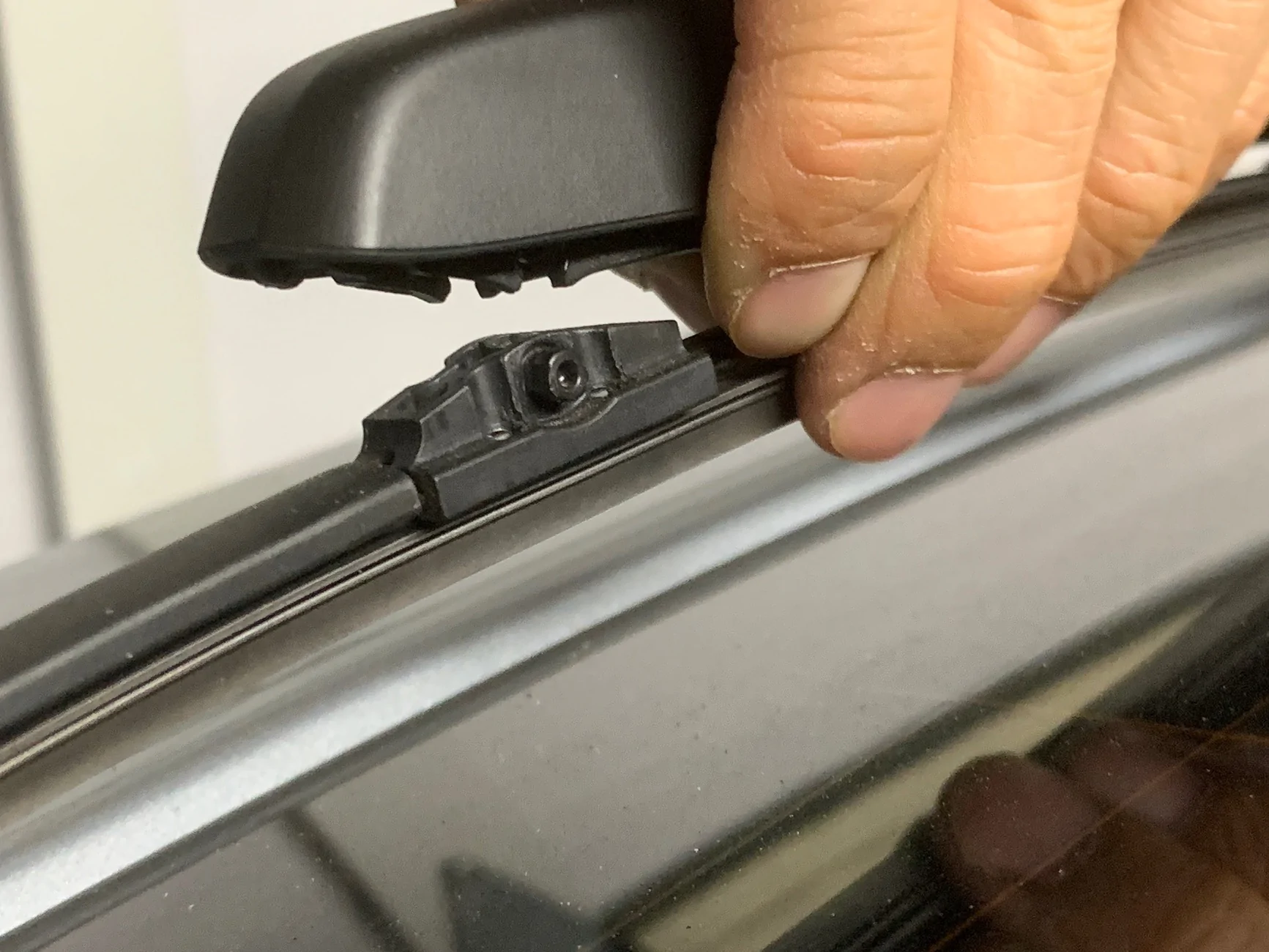 Porsche Taycan Rear Wiper Replacement IMG_7277