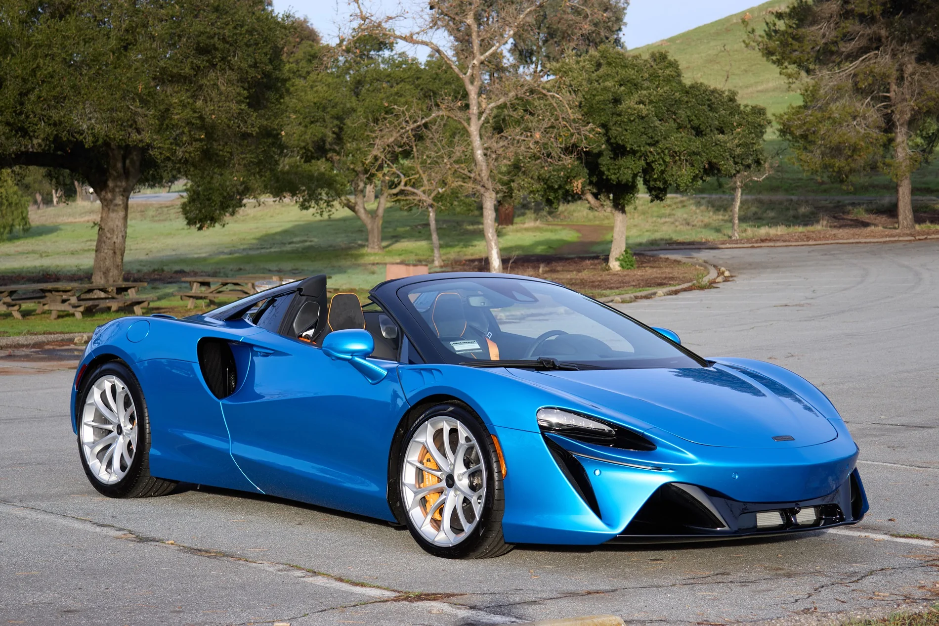 Porsche Taycan Ciao '22 Taycan, hello '18 McLaren _B4A2637