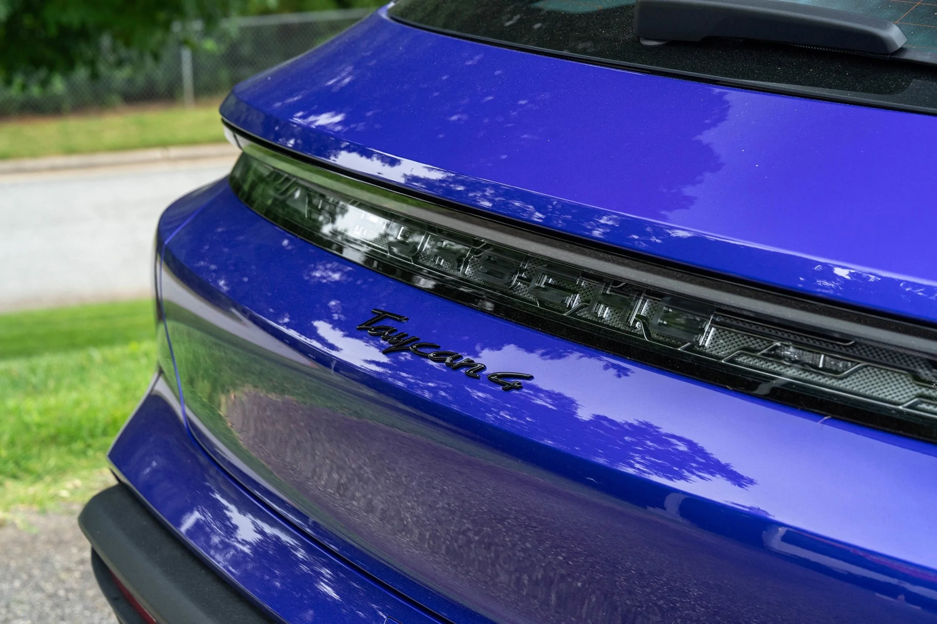 Porsche Taycan PURPLE SKY METALLIC Taycan Club IMG_4271