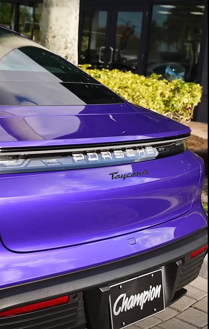 Porsche Taycan PURPLE SKY METALLIC Taycan Club IMG_4203