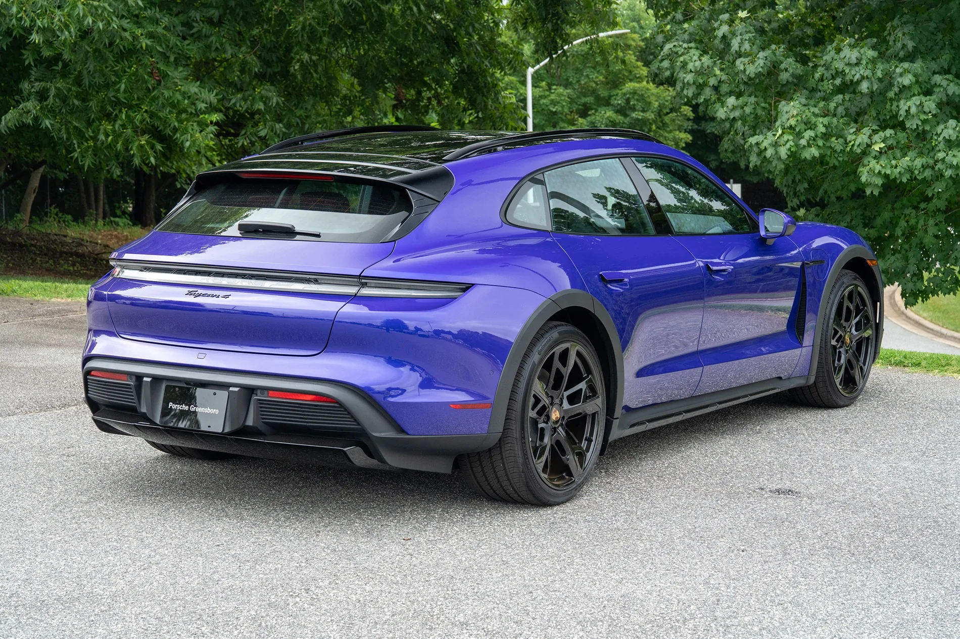 Porsche Taycan PURPLE SKY METALLIC Taycan Club IMG_4264