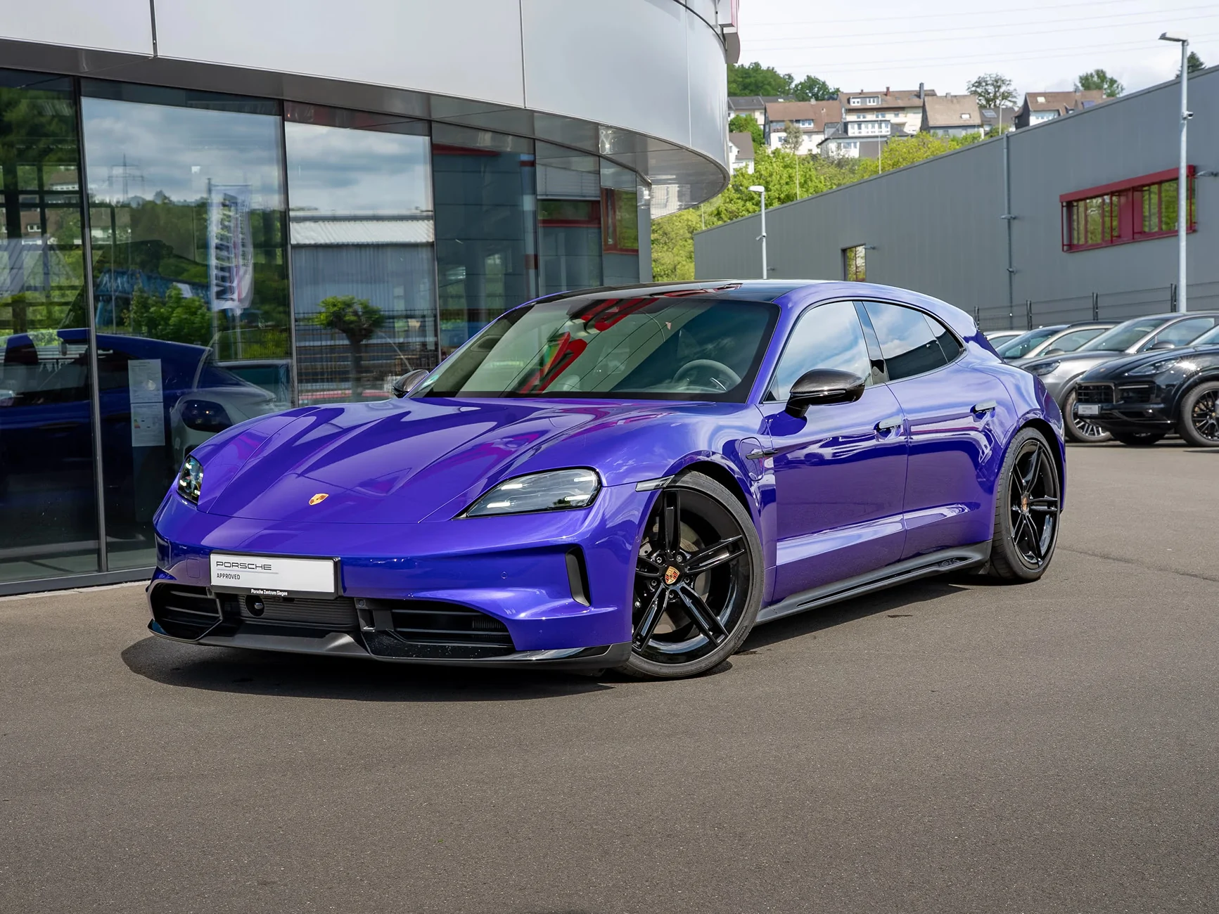 Porsche Taycan PURPLE SKY METALLIC Taycan Club 3840_st1