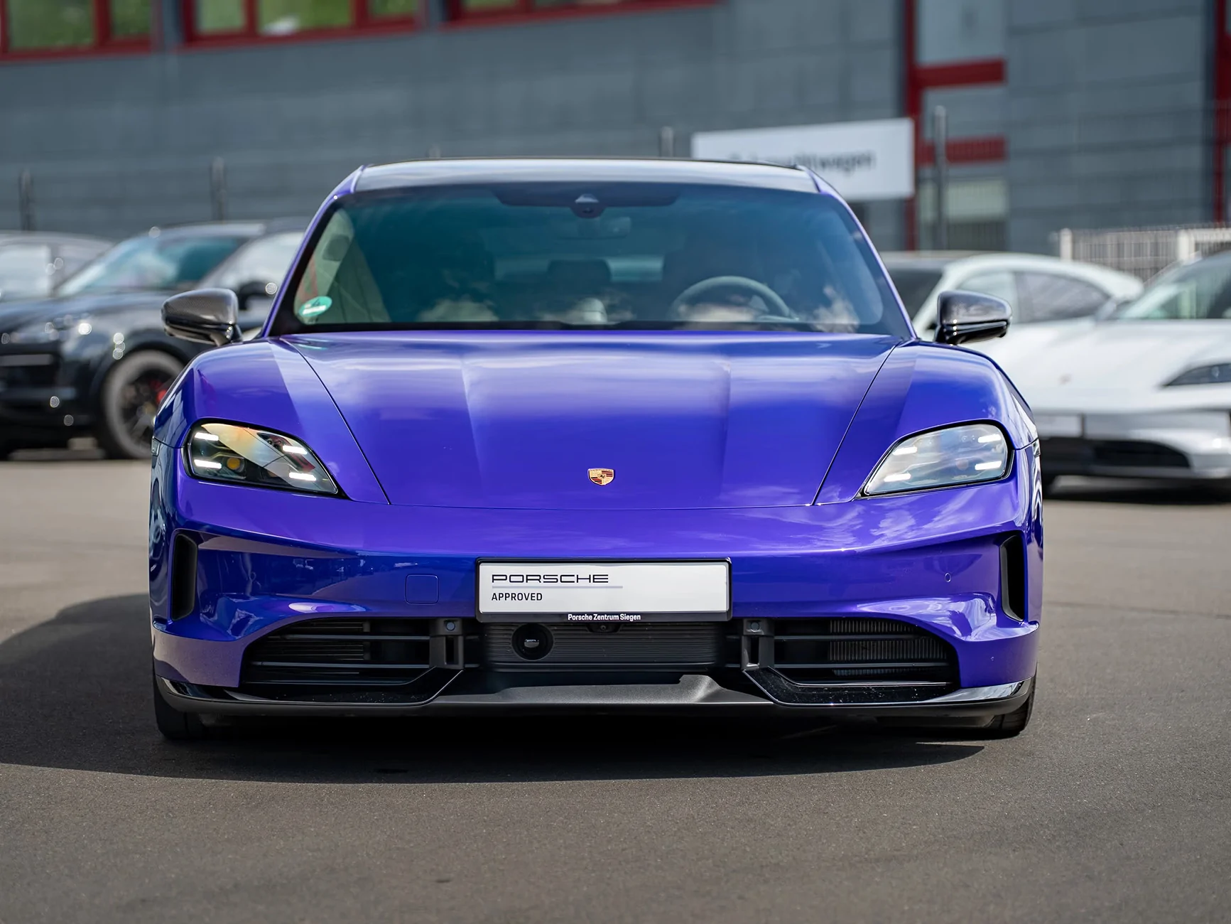 Porsche Taycan PURPLE SKY METALLIC Taycan Club 3840_st2