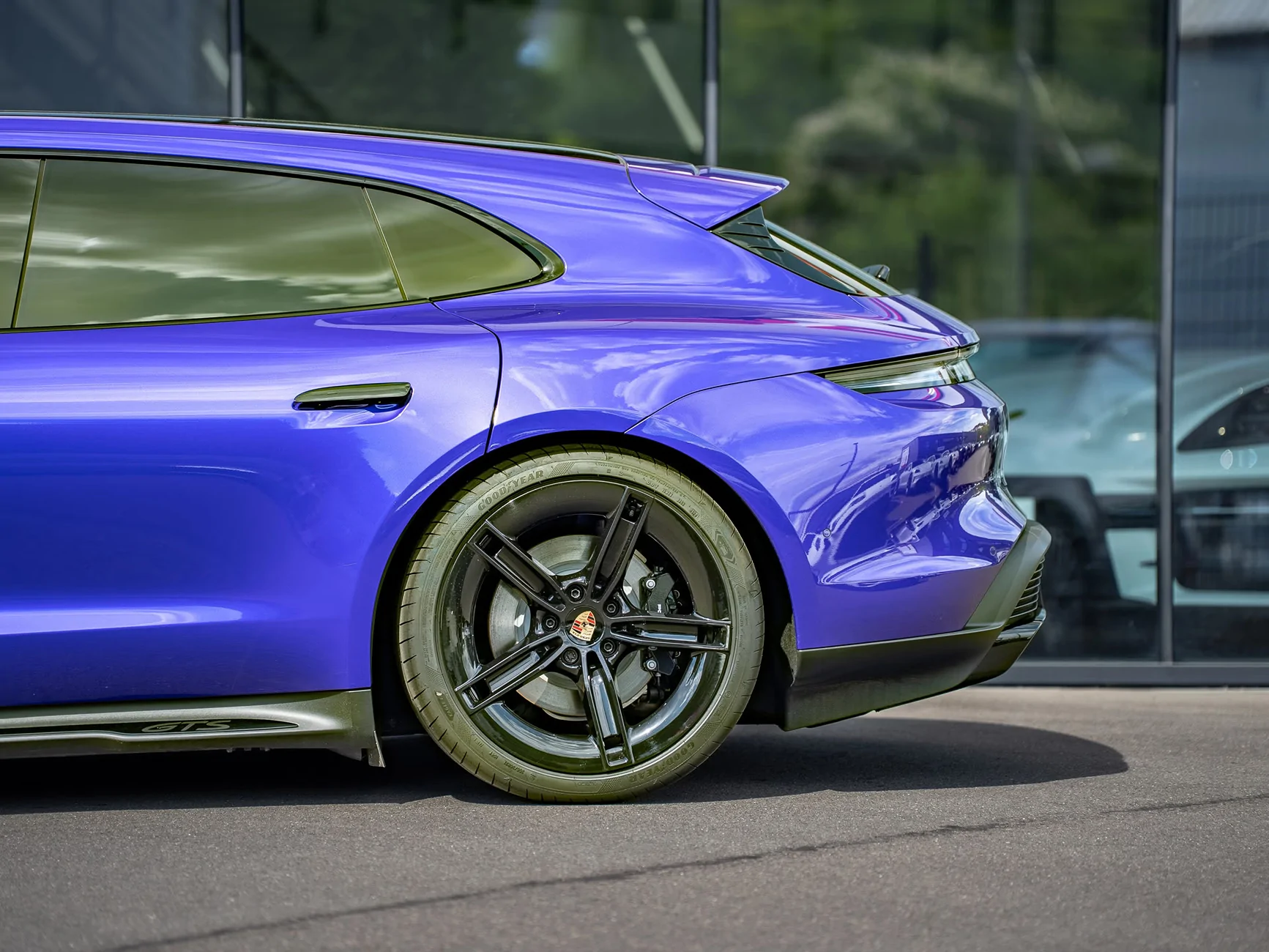 Porsche Taycan PURPLE SKY METALLIC Taycan Club 3840_st6