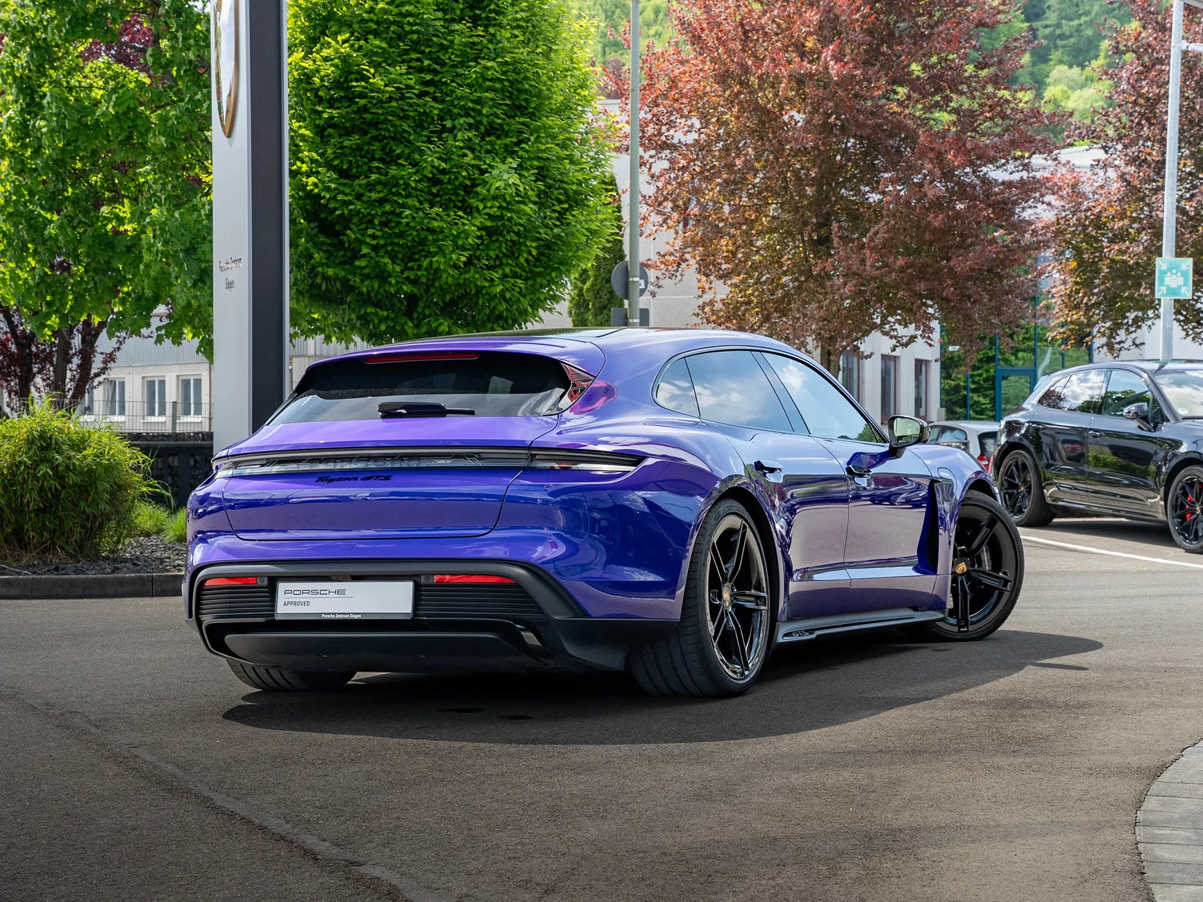 Porsche Taycan PURPLE SKY METALLIC Taycan Club 3840_st5