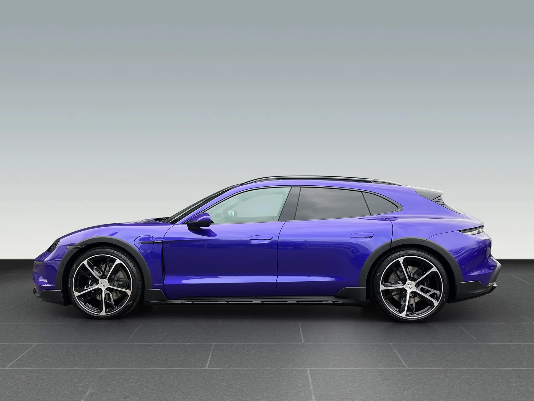 Porsche Taycan PURPLE SKY METALLIC Taycan Club ct2