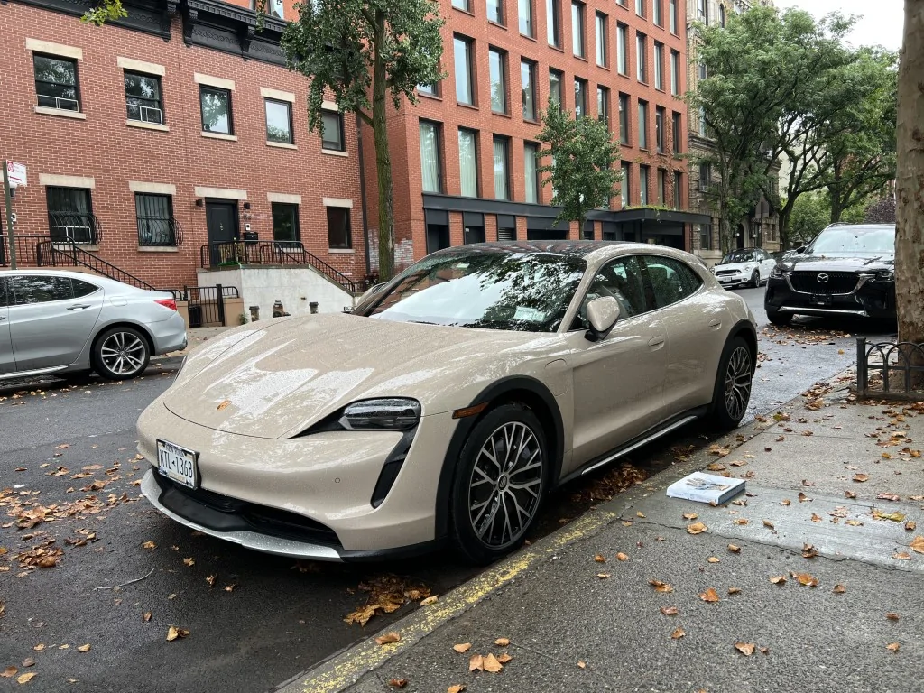 Porsche Taycan COFFEE BEIGE Taycan Club 2025-07-31 18.13.58 (Medium)