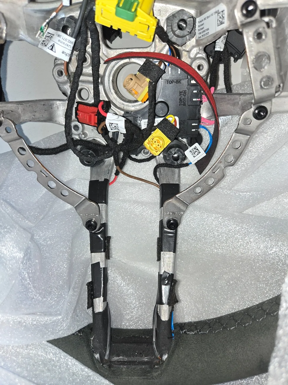 Porsche Taycan Anyone swapped a steering wheel over? 20250816_190853
