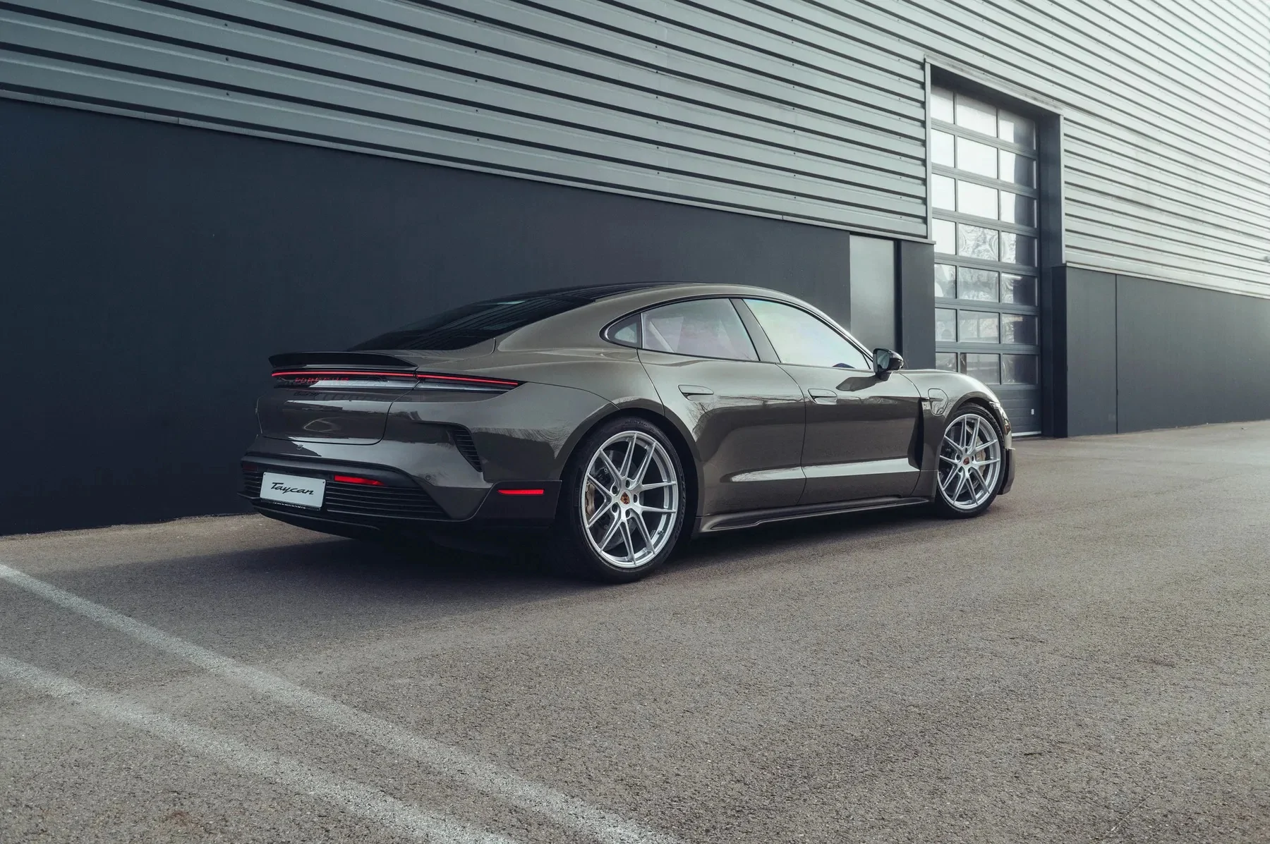 Porsche Taycan 🎨 PTS: PAINT TO SAMPLE Taycan Club & Photos Thread taycan-turbo-gt-for-sale-11 (1)
