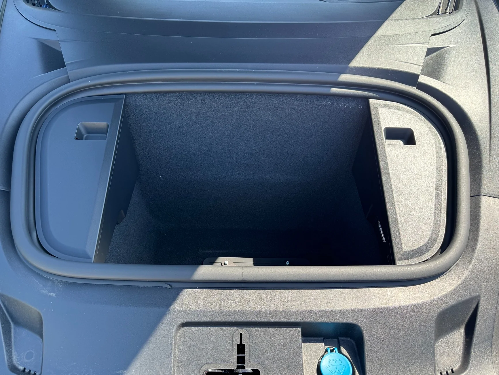 Porsche Taycan Added Euro warning triangle to frunk frunk_befor