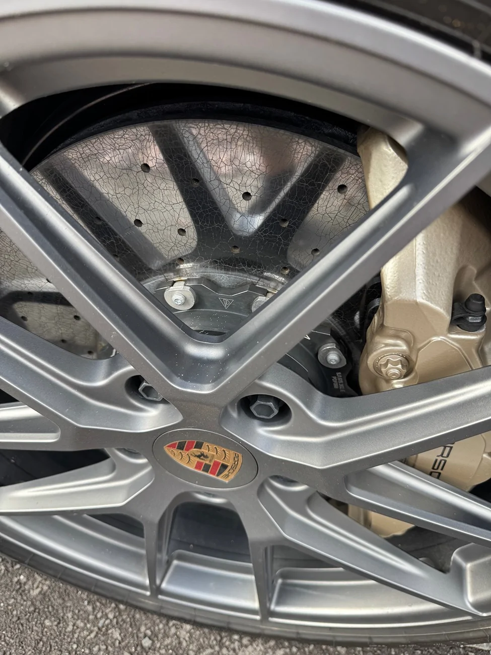 Porsche Taycan Rust of PCCB discs IMG_2360