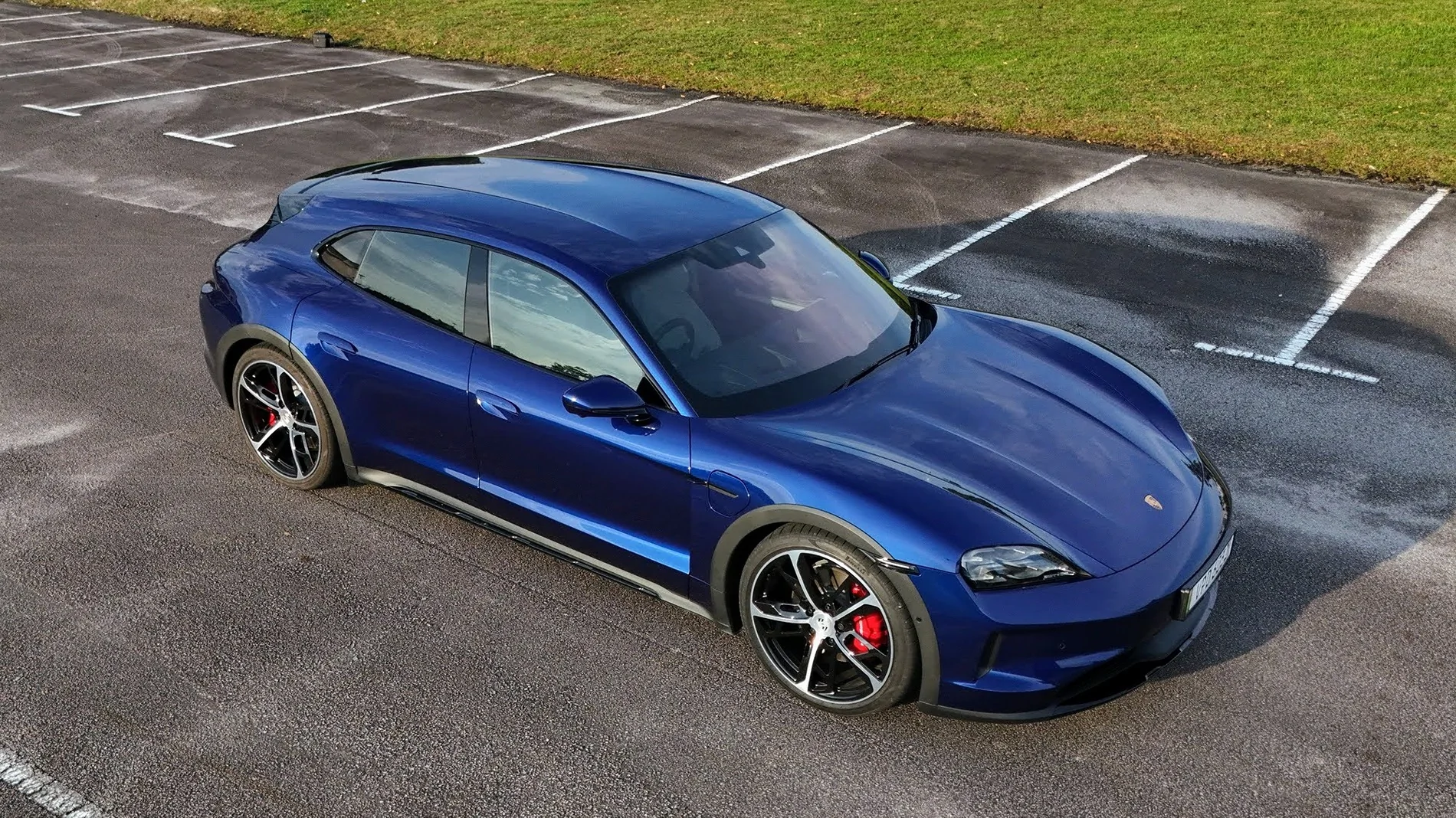 Porsche Taycan GENTIAN BLUE Taycan Club DJI_20250823182544_0032_D