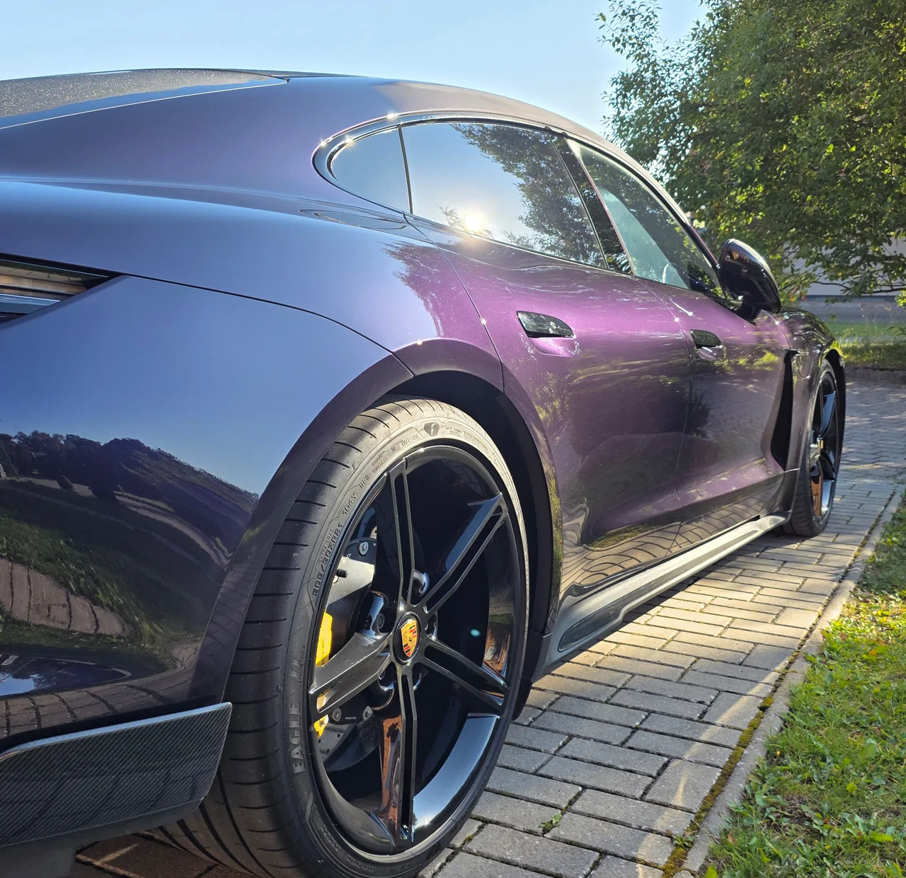 Porsche Taycan 🎨 PTS: PAINT TO SAMPLE Taycan Club & Photos Thread viola
